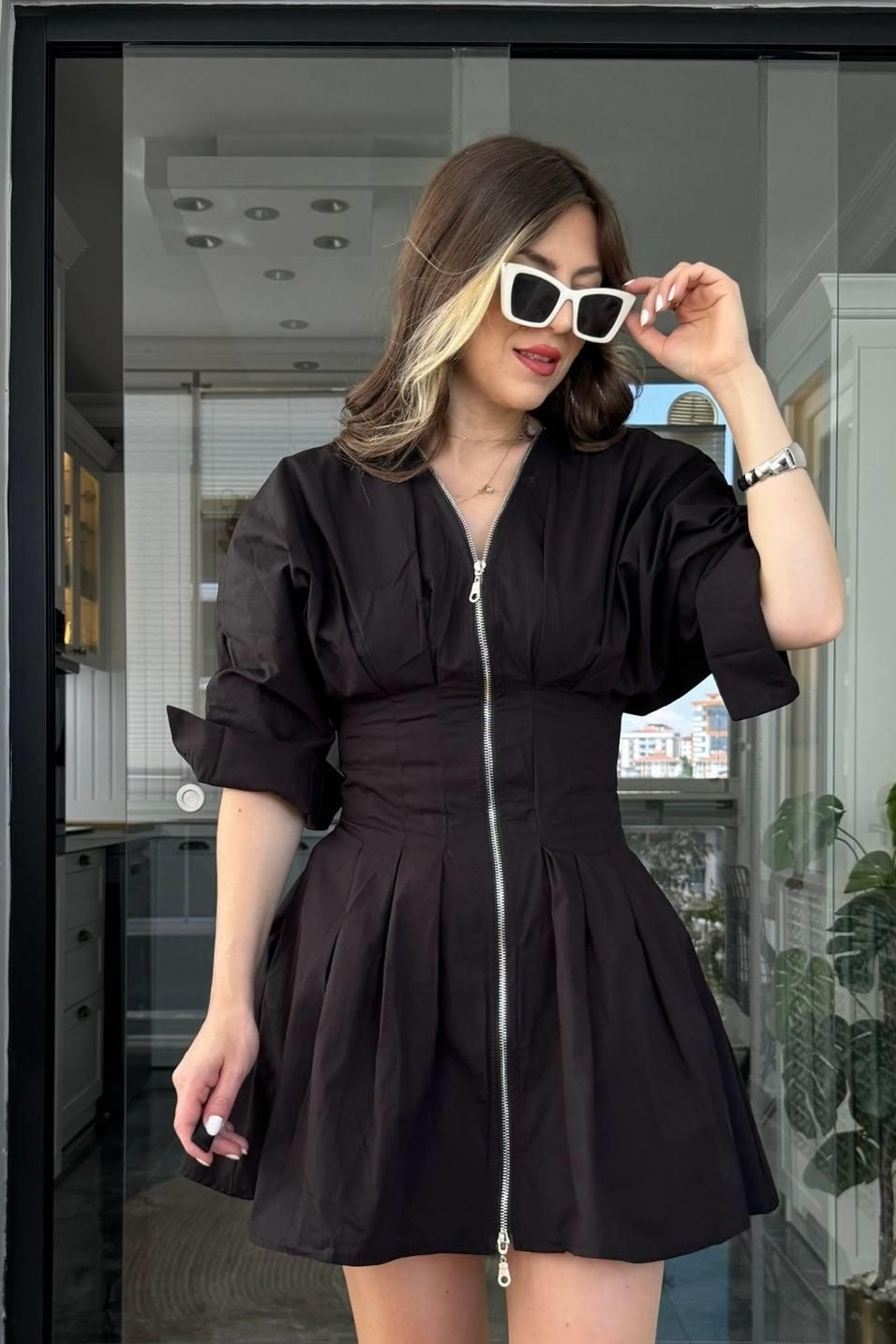 Günlük ElbiseMarka Model Boydan Fermuarlı Kısa Elbise Siyah
