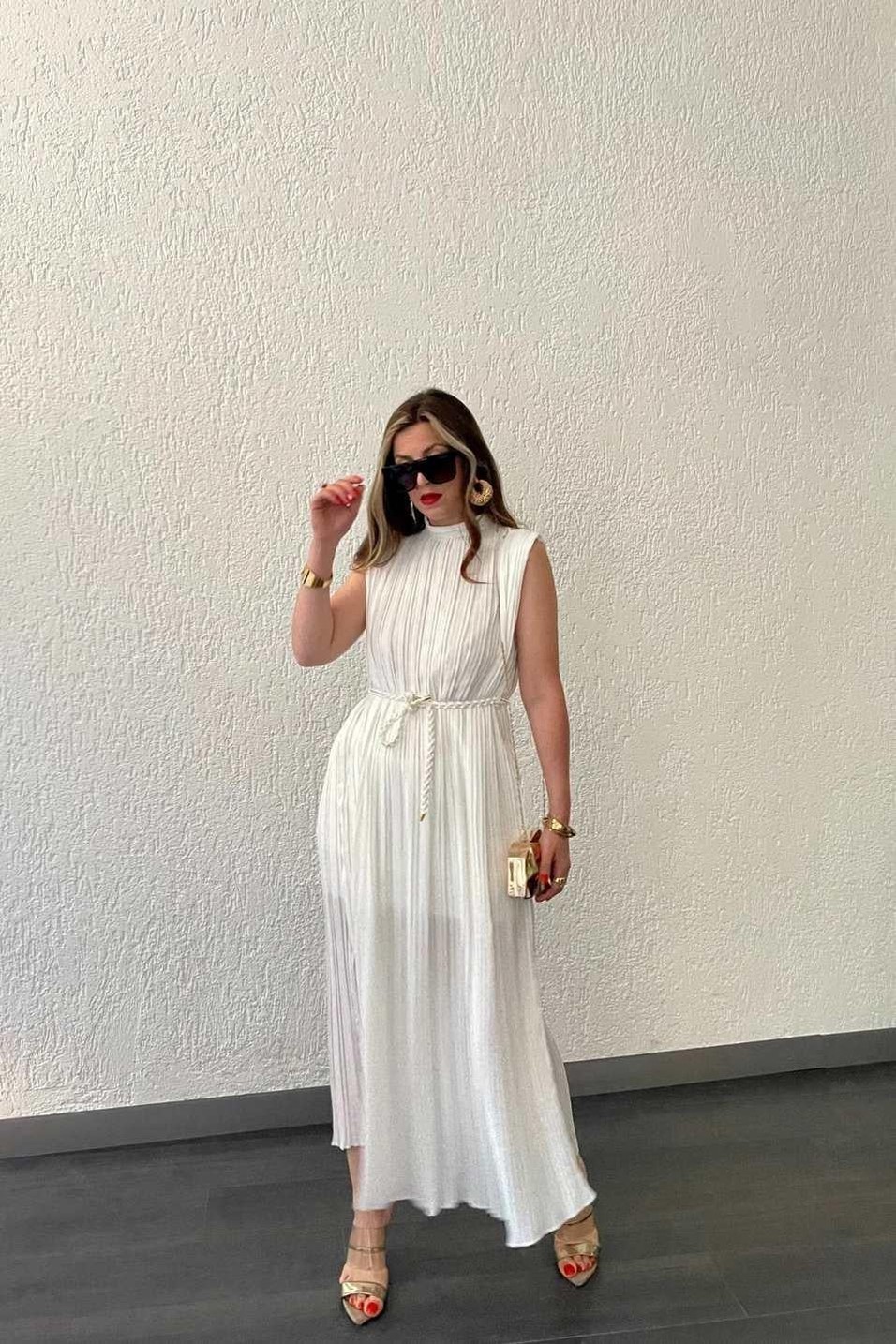 Günlük ElbisePileli Kemerli Uzun Elbise Beyaz