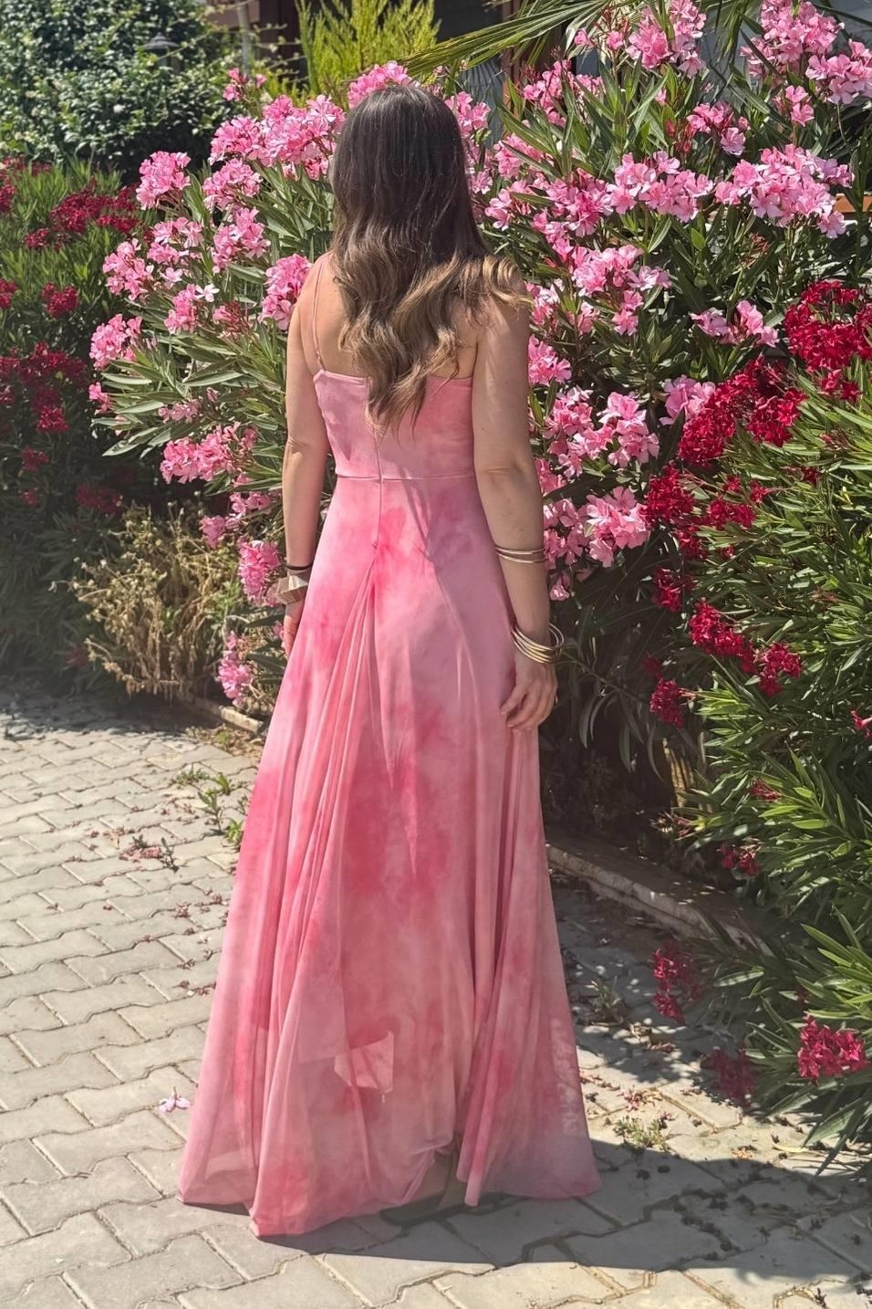 Klasik Elbiseİp Askılı Degaje Yaka Astarlı Uzun Tül Elbise Pembe