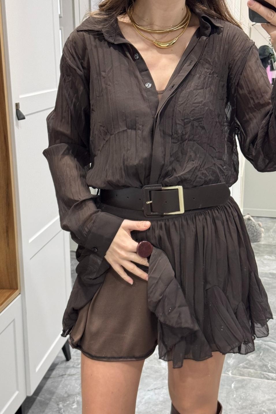 Klasik ElbiseKemerli Piliseli Şifon Mini Elbise Kahverengi