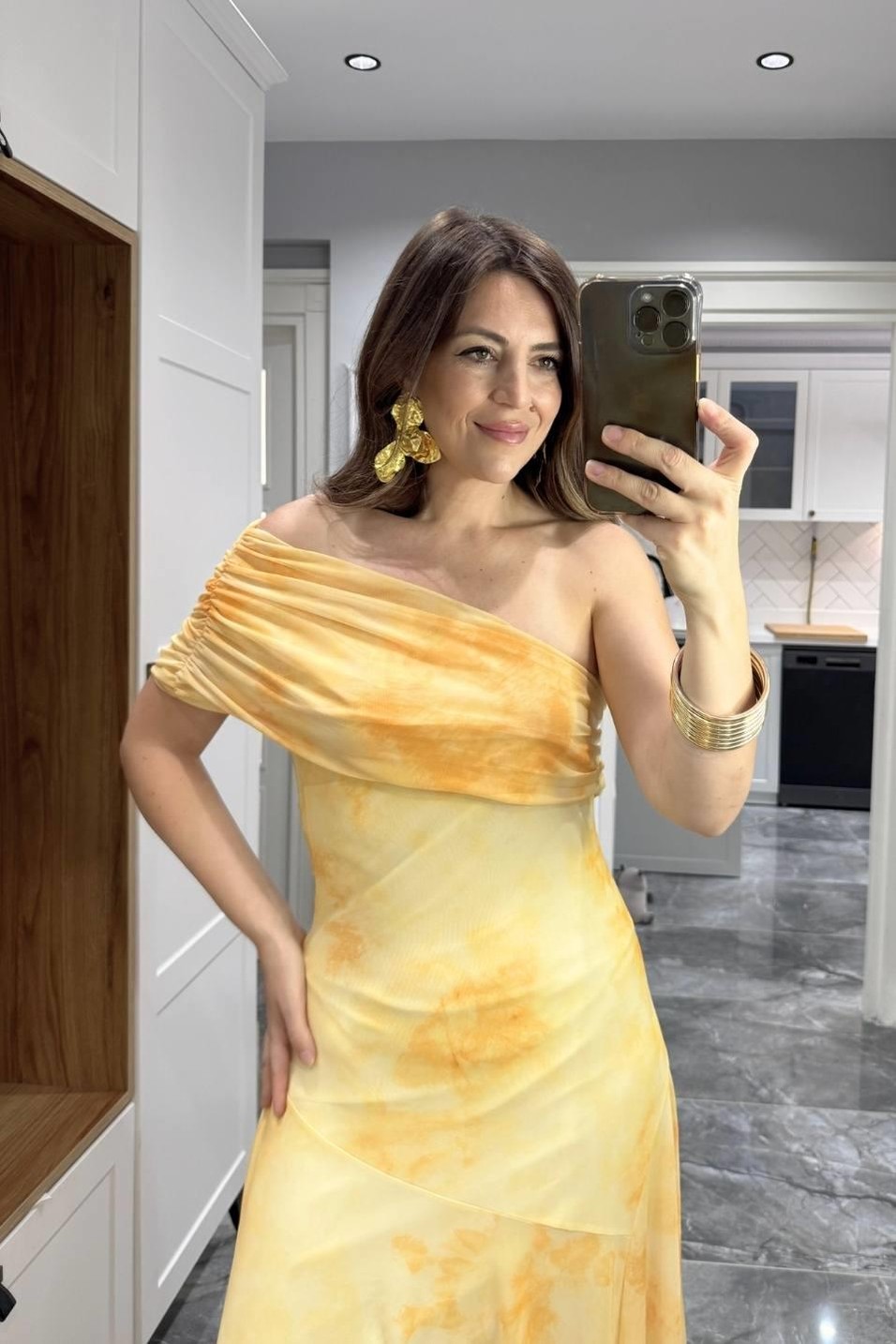 Klasik ElbiseTek Omuz Batik Desen Astarlı Tül Elbise Sarı