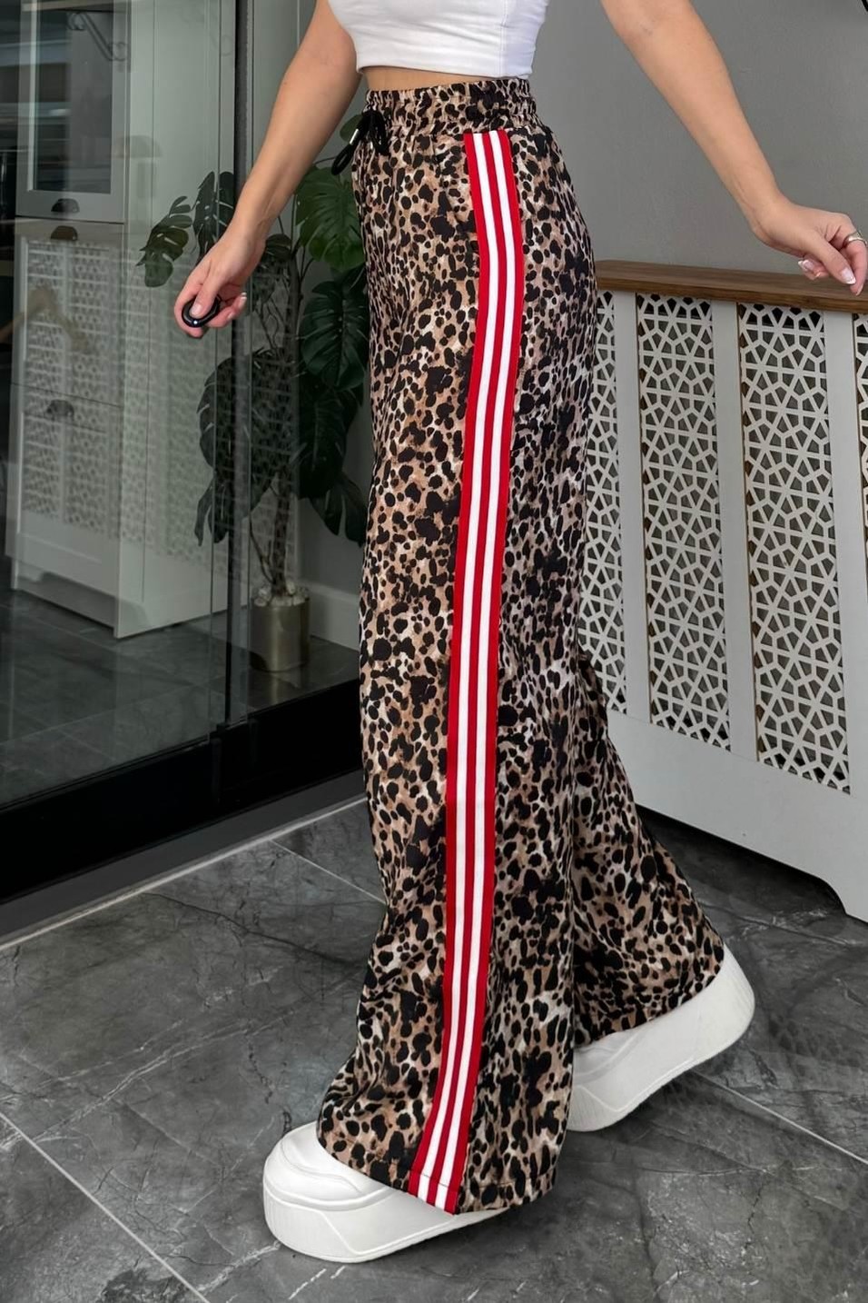 PantolonLeopar Kırmızı Şeritli Pantolon Multi Color