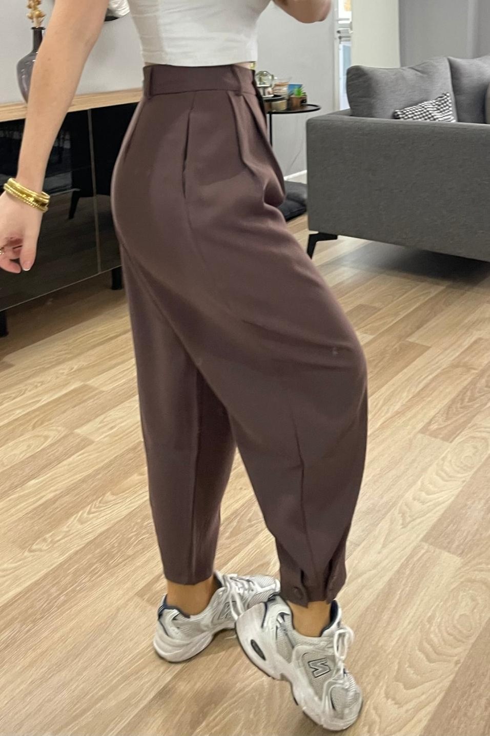 PantolonPaça Düğme Detaylı Pileli Pantolon Kahverengi