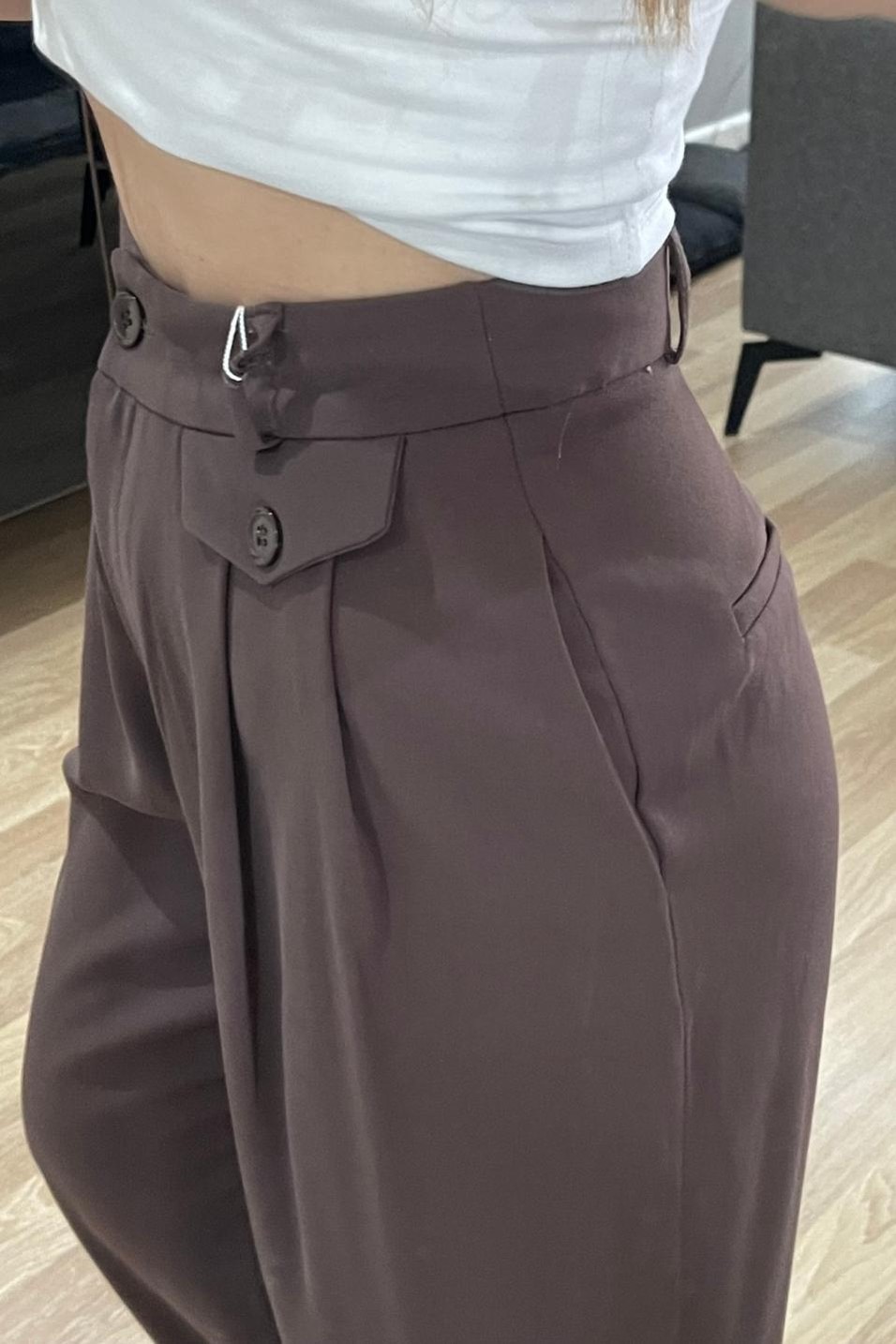 PantolonPaça Düğme Detaylı Pileli Pantolon Kahverengi