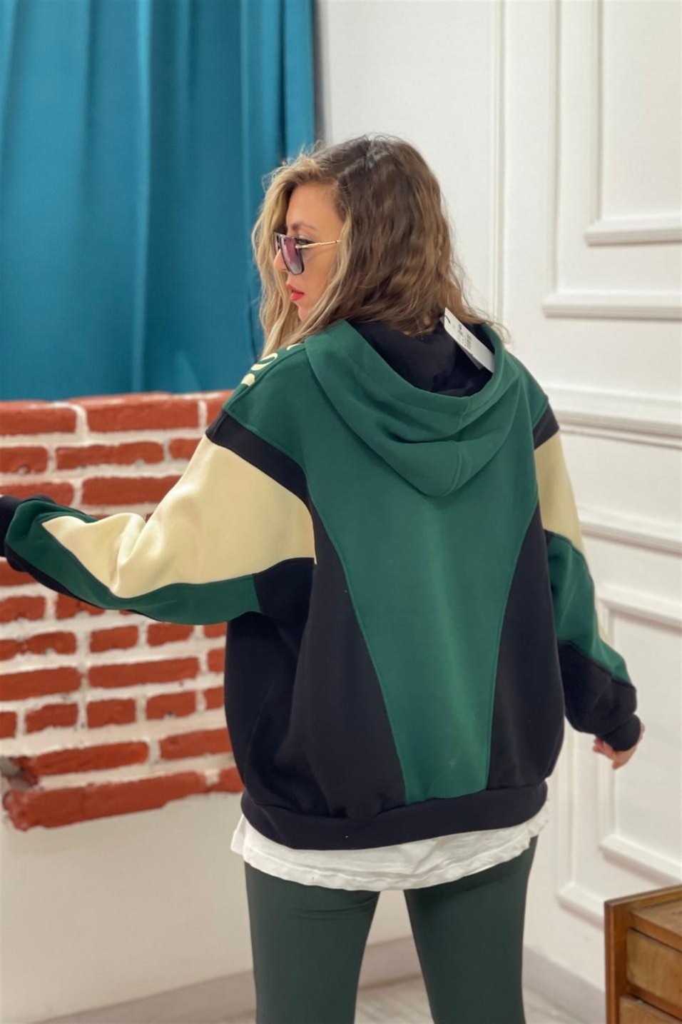SweatshirtKapüşonlu Baskı Detaylı Sweat Zümrüt