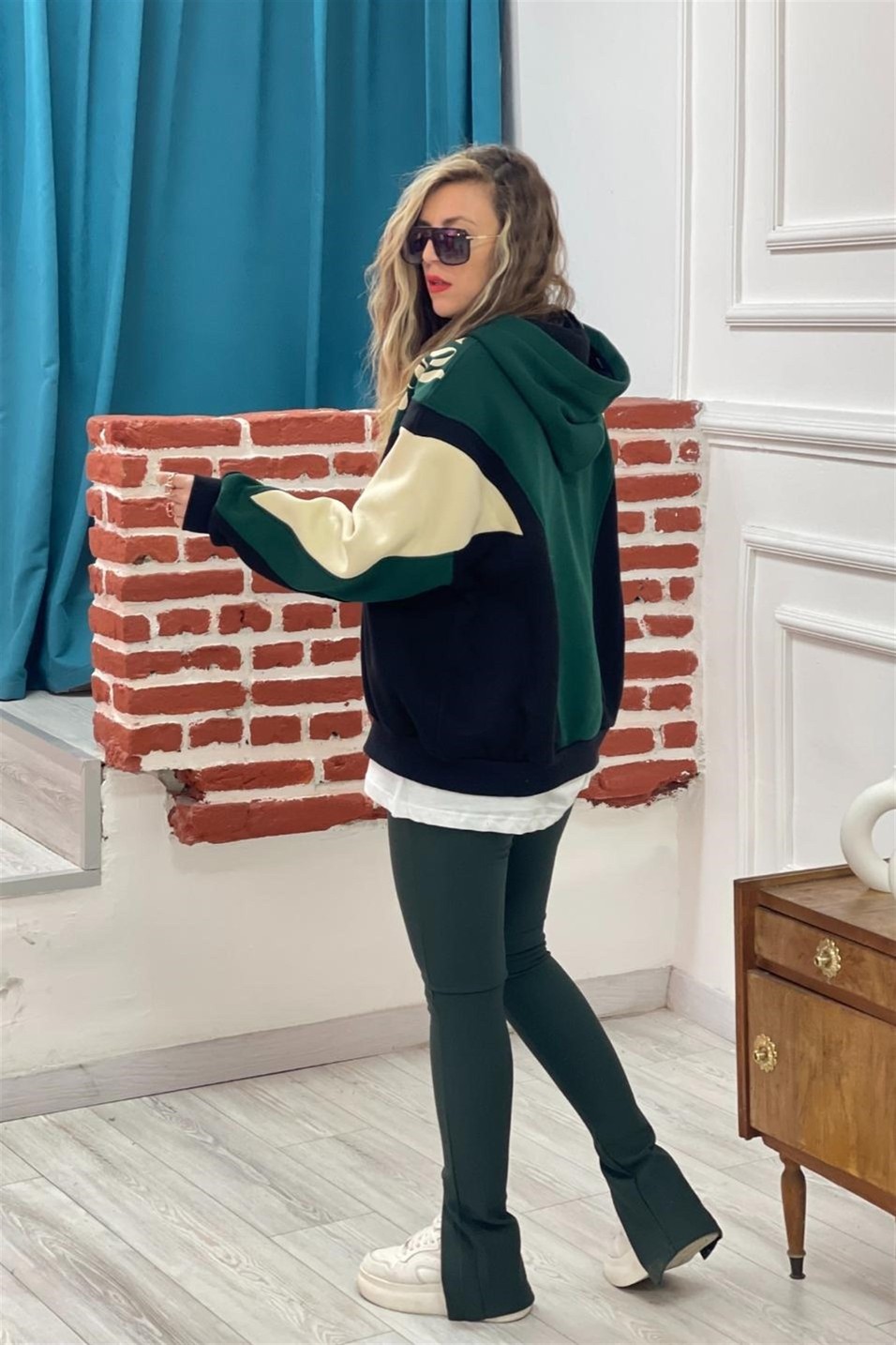 SweatshirtKapüşonlu Baskı Detaylı Sweat Zümrüt