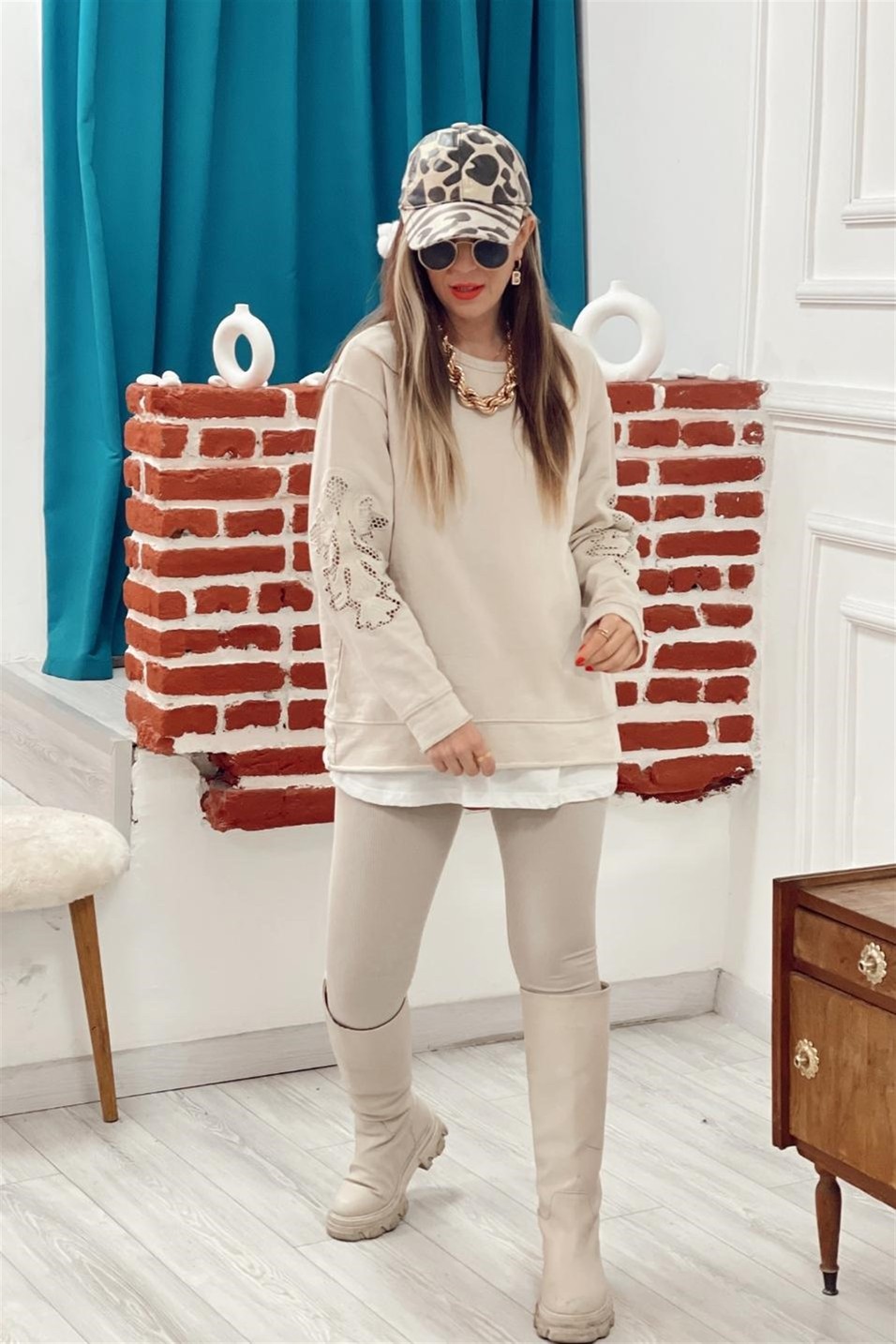 SweatshirtKolları Güpür Detaylı Sweat Krem