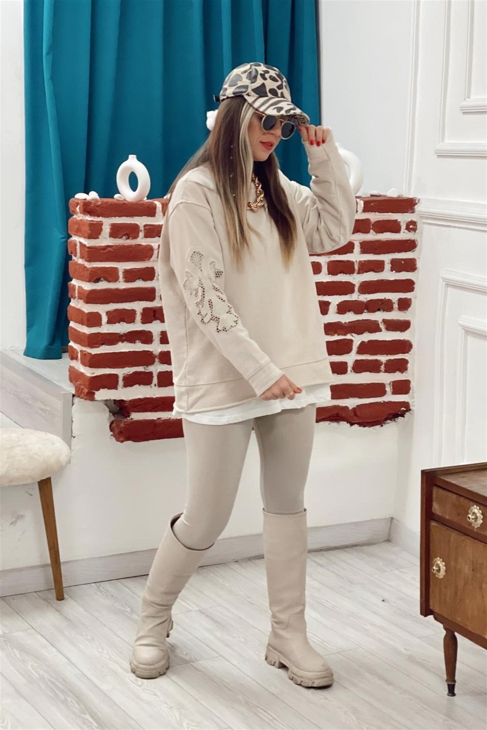 SweatshirtKolları Güpür Detaylı Sweat Krem