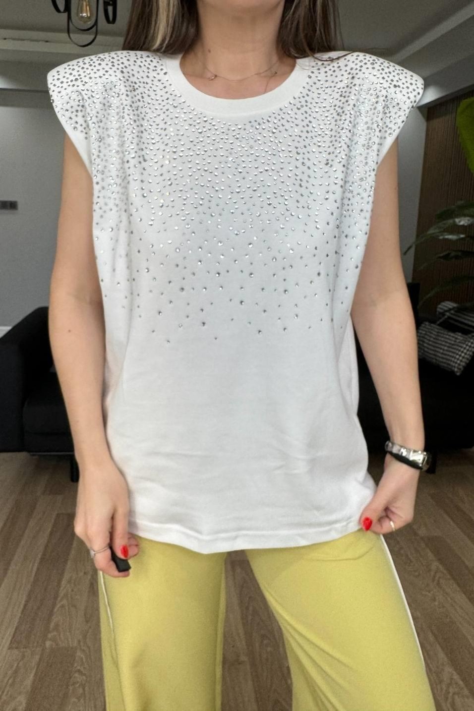 TişörtMarka Model Önü Taşlı Vatkalı Tshirt Beyaz