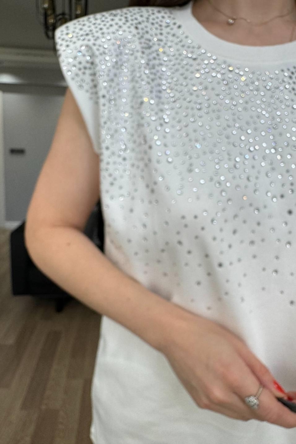 TişörtMarka Model Önü Taşlı Vatkalı Tshirt Beyaz