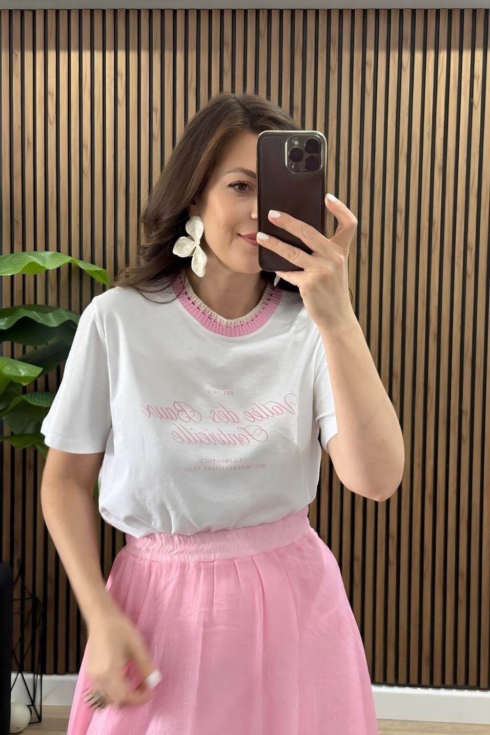TişörtYaka Detaylı Baskılı Tişört Ekru-Pembe
