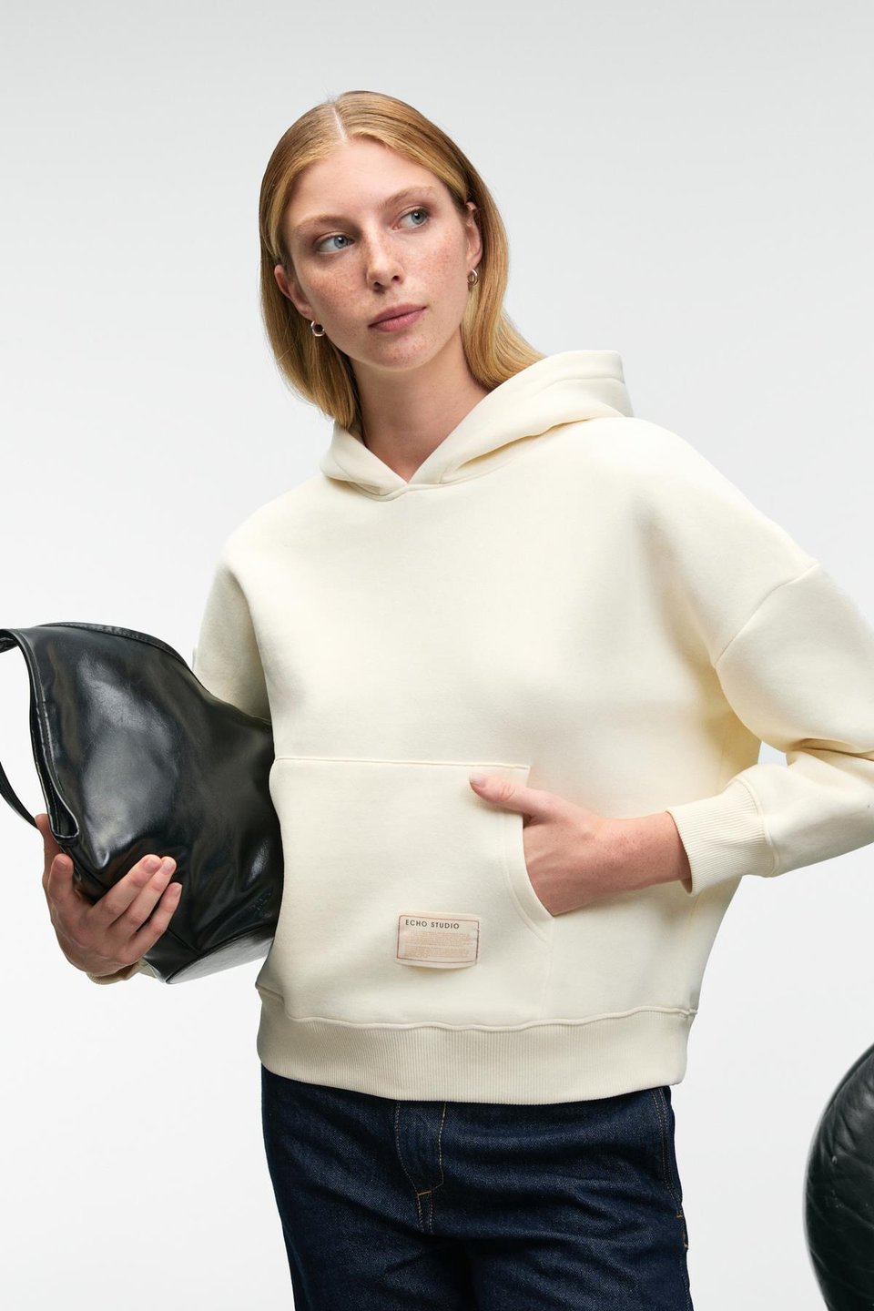CLARIE Kadın Organik Pamuklu Oversize Kanguru Cepli Kapüşonlu Ekru Sweatshirt