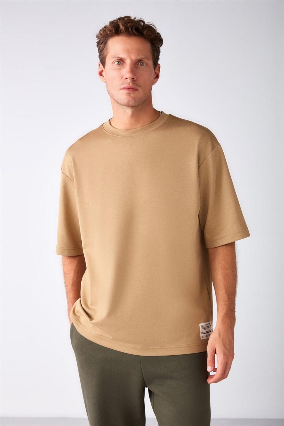 JOEL Erkek %100 Organik Pamuklu Kalın Kumaşlı Özel Dokulu Etiket Detaylı Oversize Bej T-Shirt