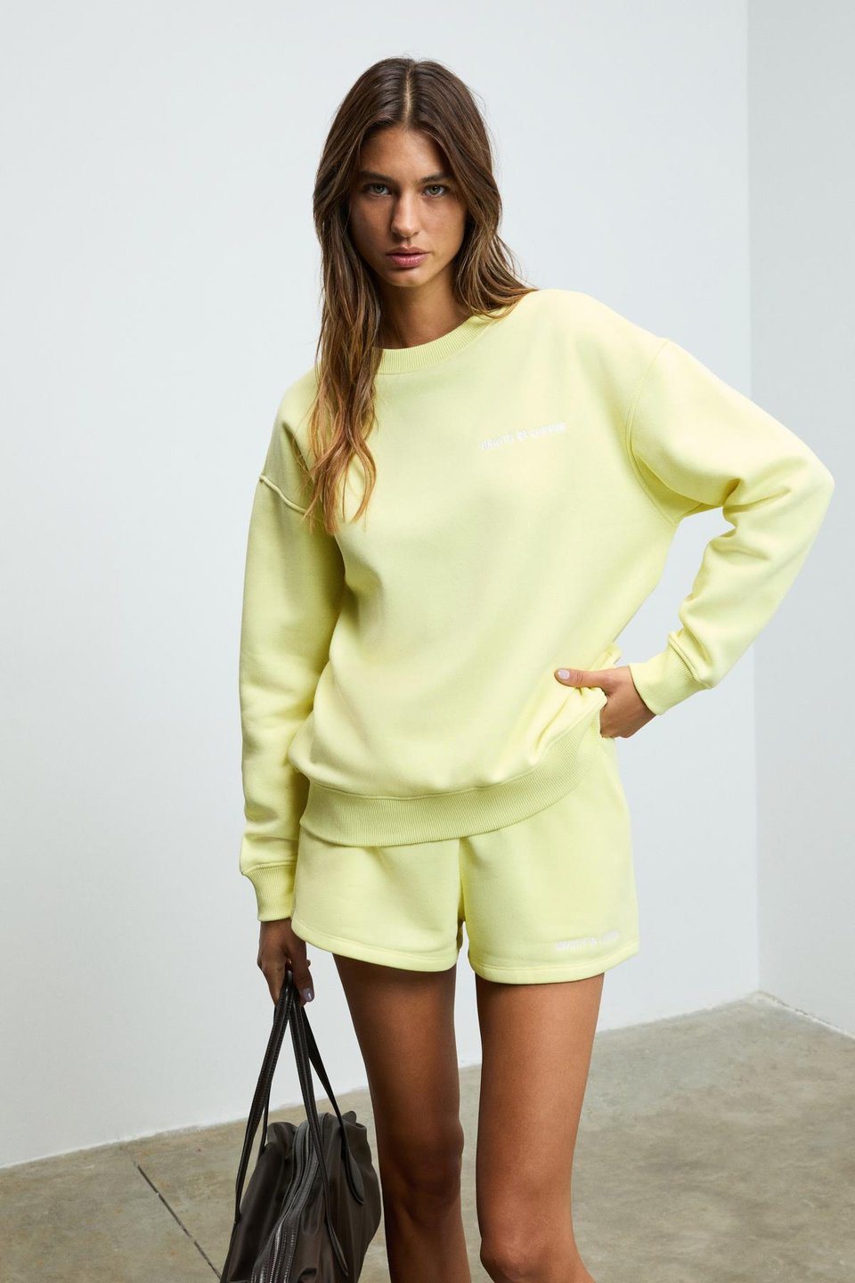 Jennıfer Kadın Organik Pamuklu Nakışlı Yuvarlak Yakalı Oversize Sarı Sweatshirt