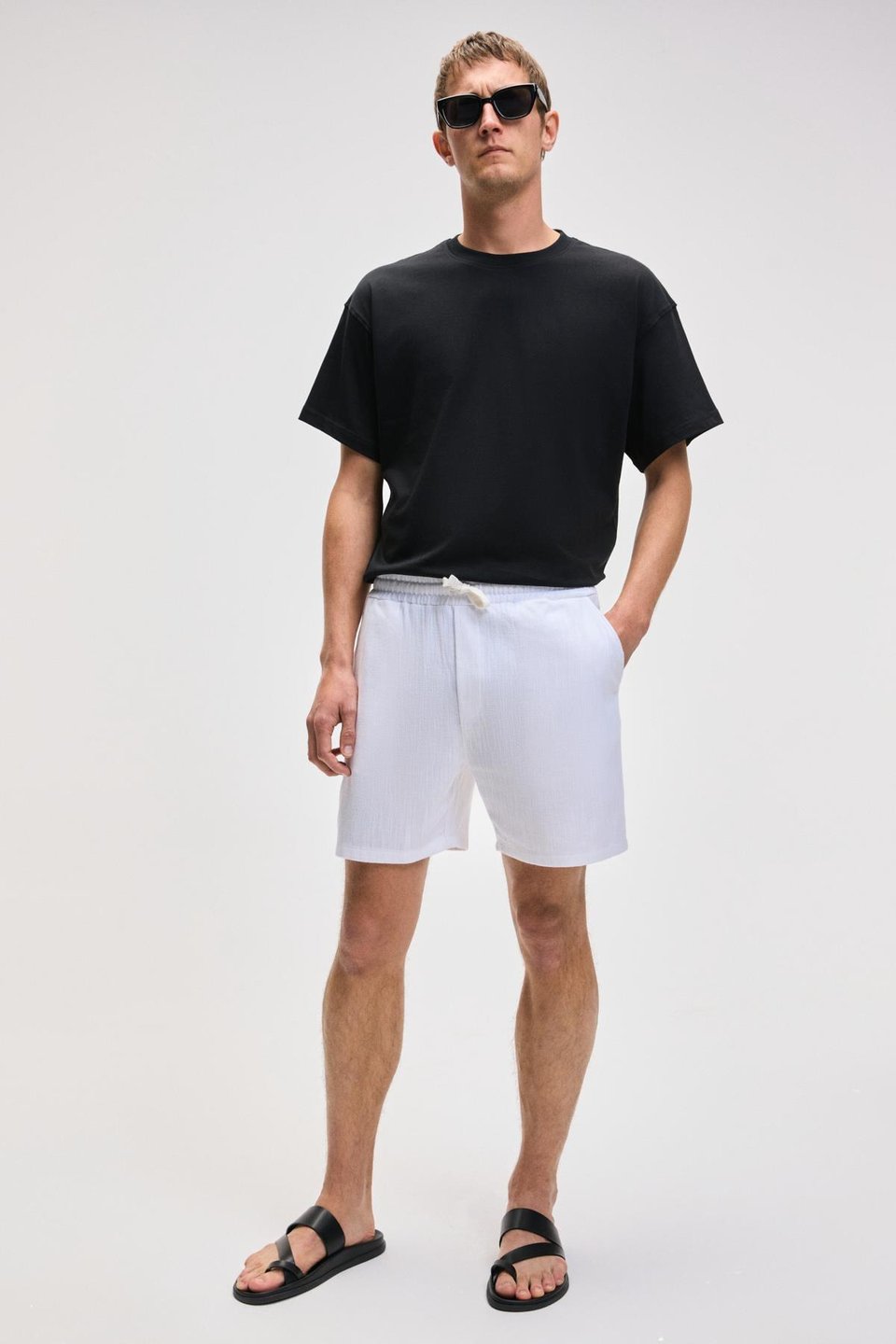 LEYTON Erkek Relaxed Fit Çift Cepli Beli Lastikli Keten Karışımlı Dokuma Beyaz Şort & Bermuda