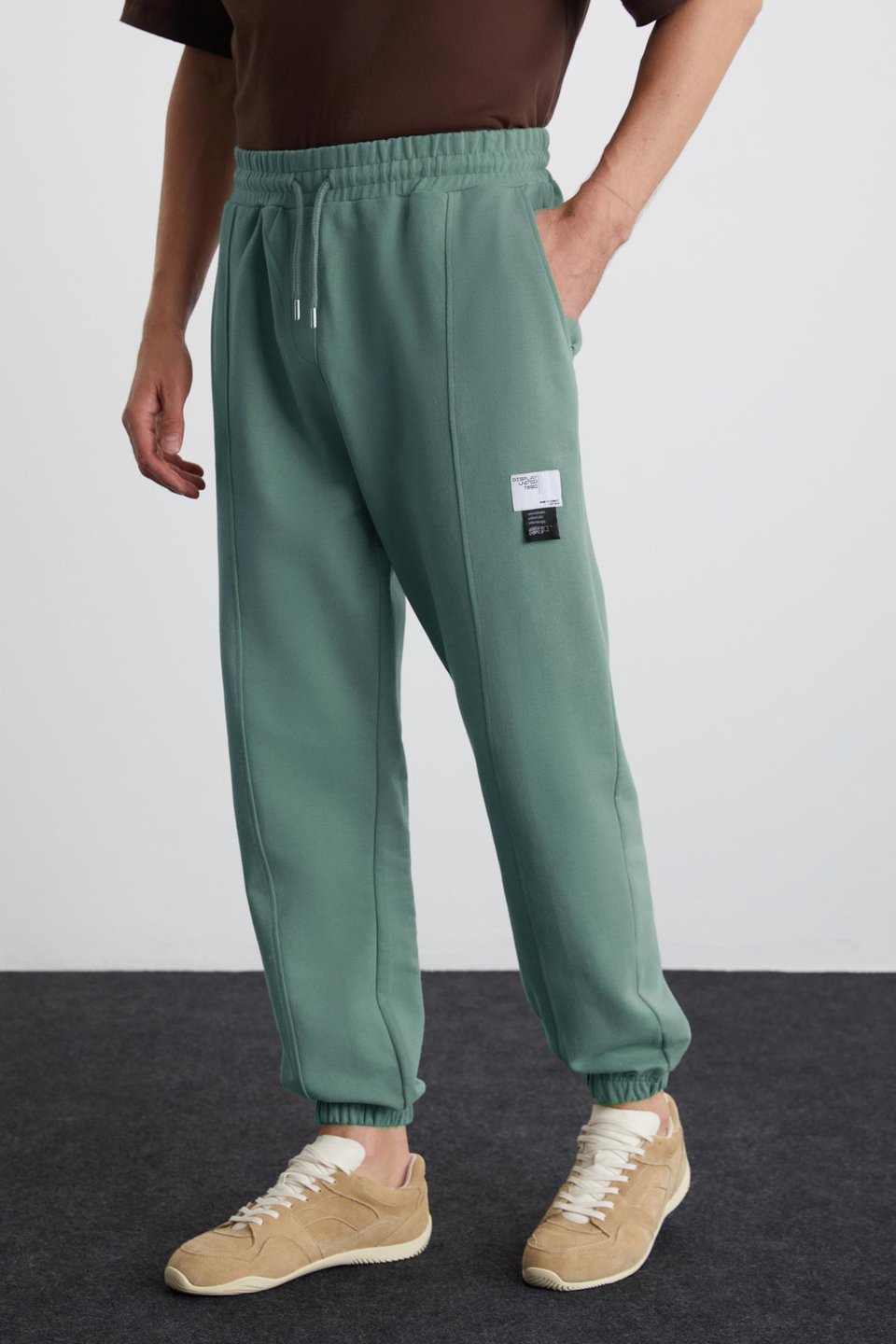 ROWAN Erkek Organik Pamuklu Relaxed Fit İçi Polarlı Süs Etiketli Jogger Yeşil Eşofman Altı