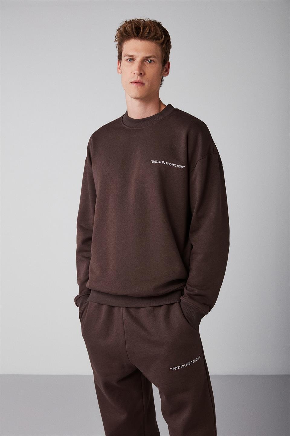 Raırok Erkek İçi Polarlı Comfort Bej Oversize Nakışlı Kahverengi Sweatshirt