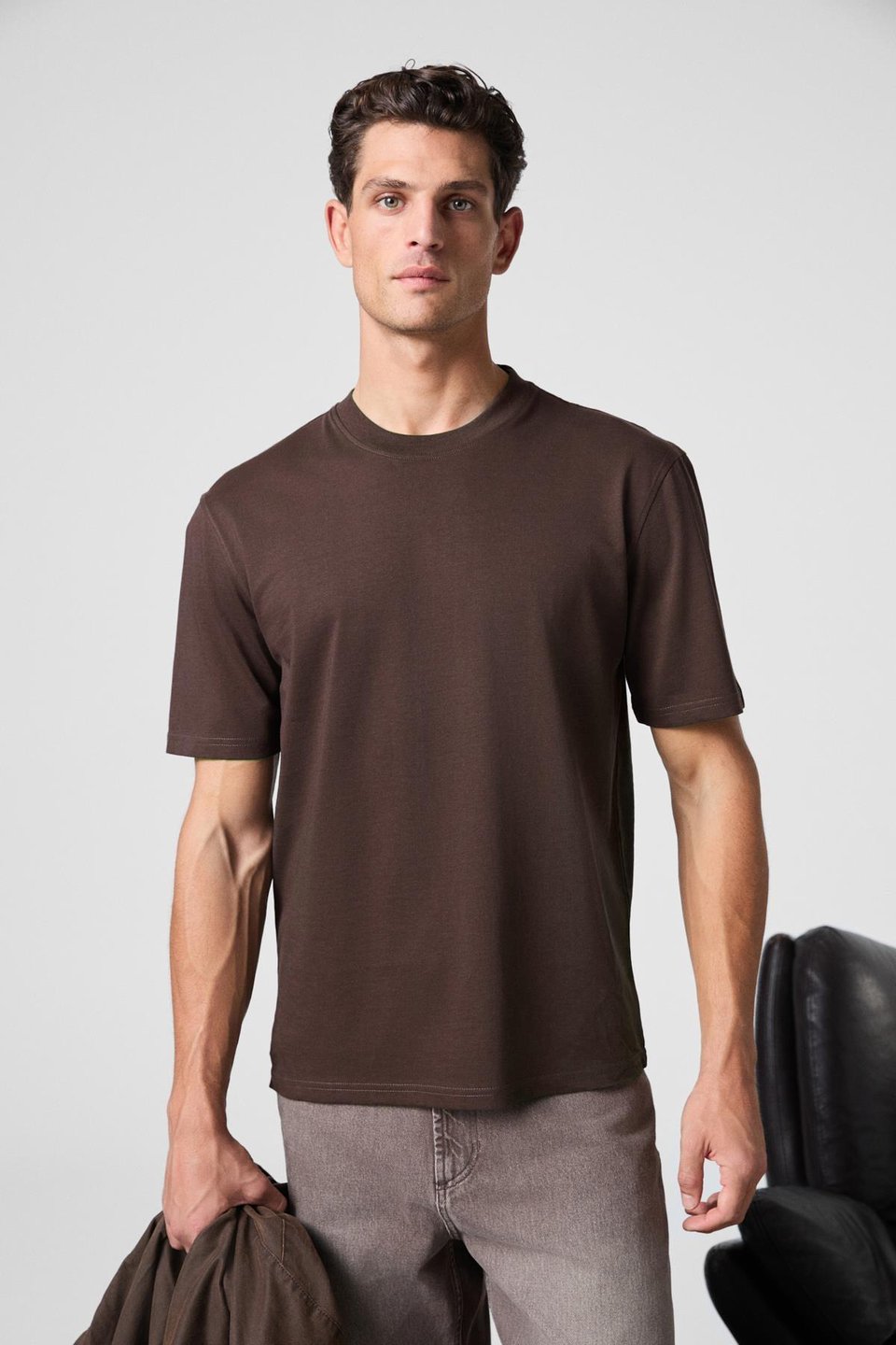 Solo Erkek %100 Organik Pamuklu Kalın Dokulu Comfort Fit Bisiklet Yakalı Kahverengi T-Shirt