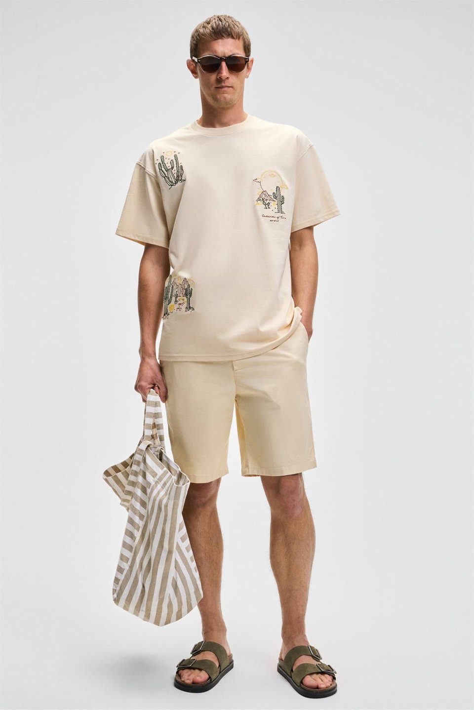 TEEMO Erkek Yanları Cepli Fermuarlı Likralı Slim Fit Açık Bej Şort