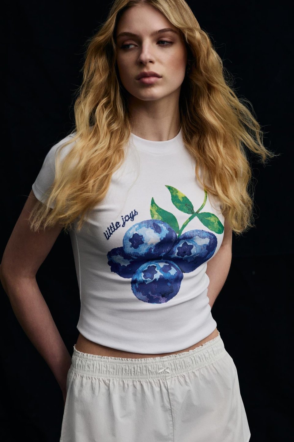 TIVAT Kadın Yumuşak Ve Esnek Kumaşlı Baskı Detaylı Yuvarlak Yakalı Kısa Kol Beyaz T-Shirt