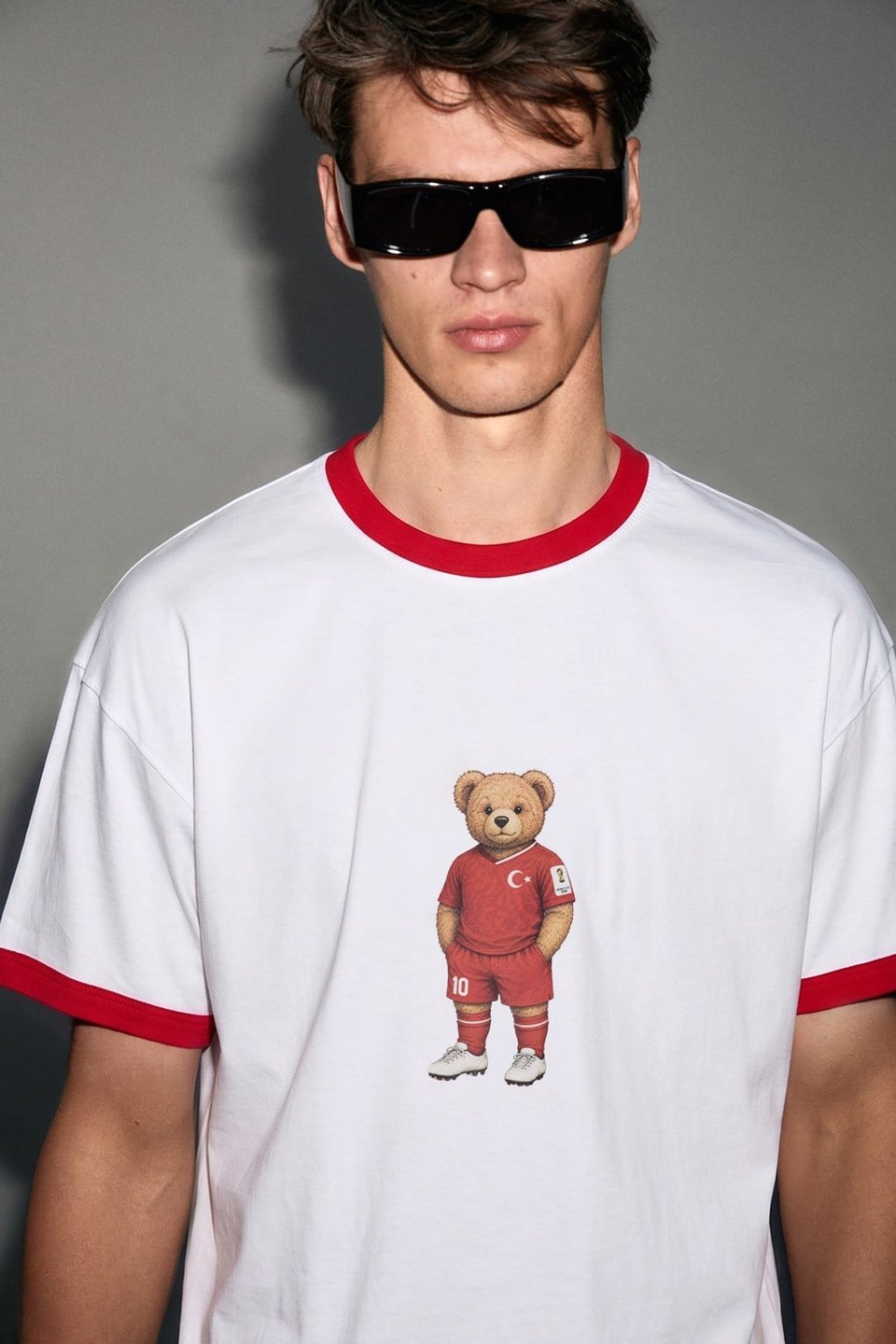 ULGEN Erkek %100 Organik Pamuklu Kontrast Yakalı Dünya Kupasına Özel Baskılı Beyaz T-Shirt