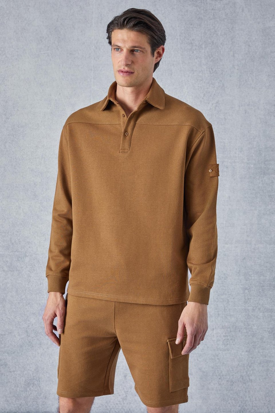 AATROX Erkek Polo Yakalı Patlı Düğmeli Uzun Kol Regular Fit Nakış Detaylı Koyu Kahverengi Sweatshirt