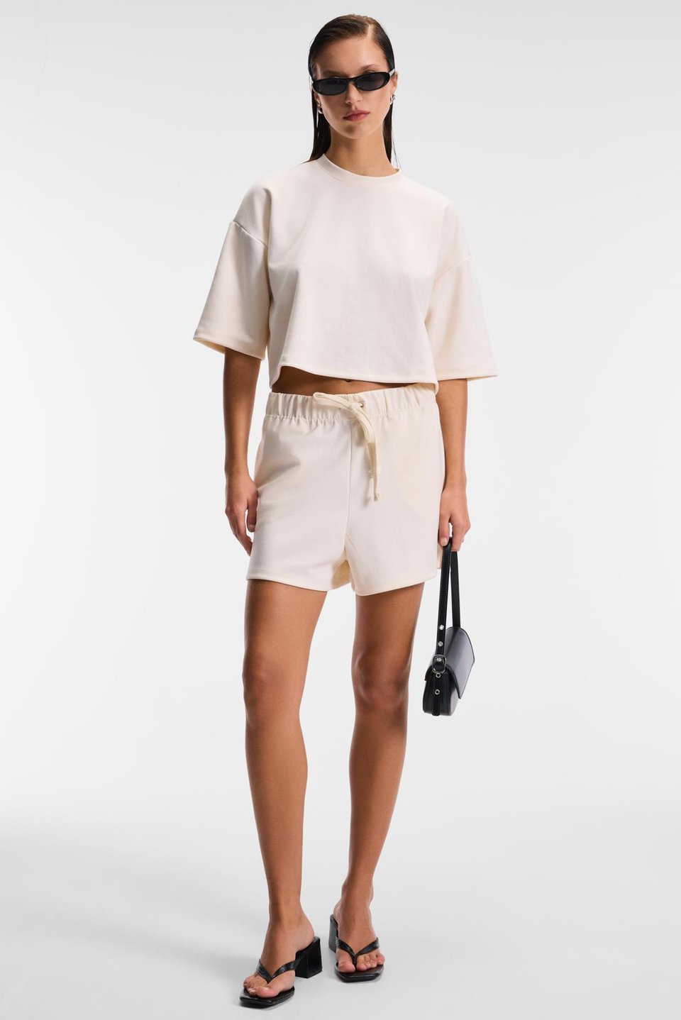 NUA Kadın Esnek Kumaşlı Kordonlu Comfort Fit Bej Şort