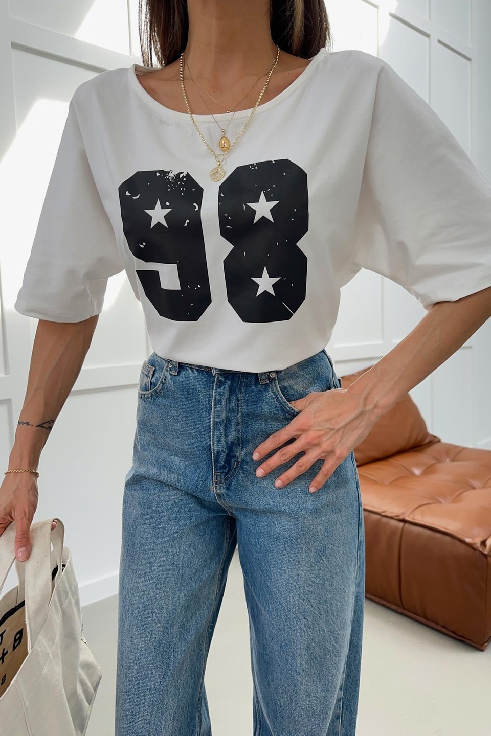 Düşük Omuz 98 Yıldızlı Tshirt Beyaz