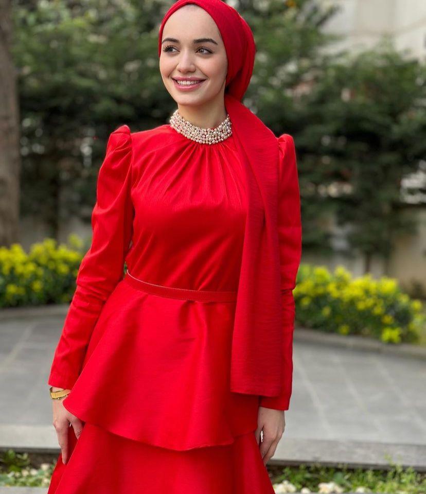 JAMİLA SARAH YAKASI İNCİLİ KAT KAT ELBİSE