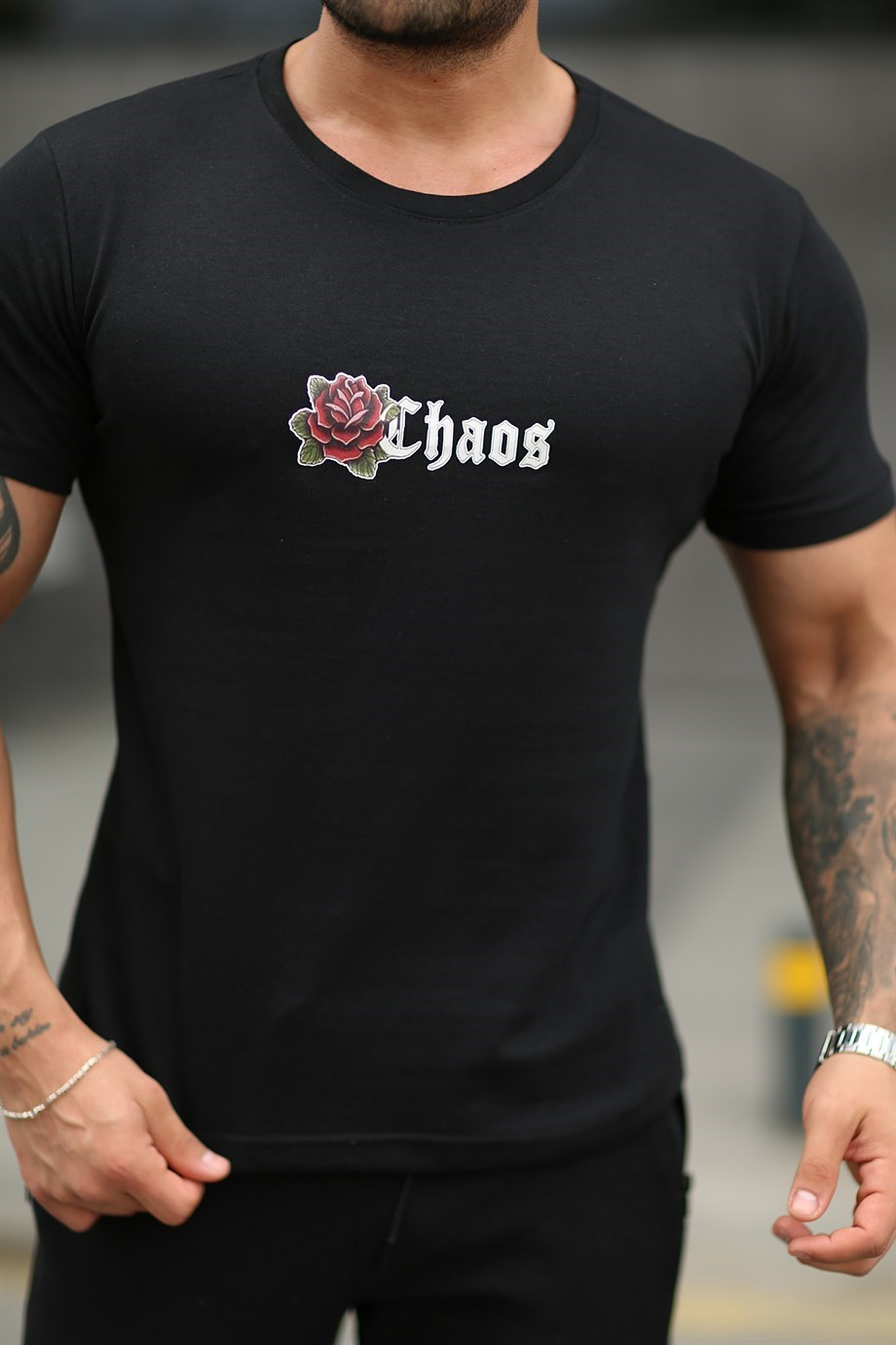 BASİC TSHİRTLERSiyah Güllü Chaos Basic Baskılı T-SHIRT SC