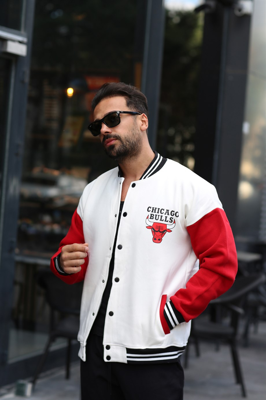 CEKETGövde Beyaz Kolları Kırmızı Bulls Nakışlı Kolej Ceket