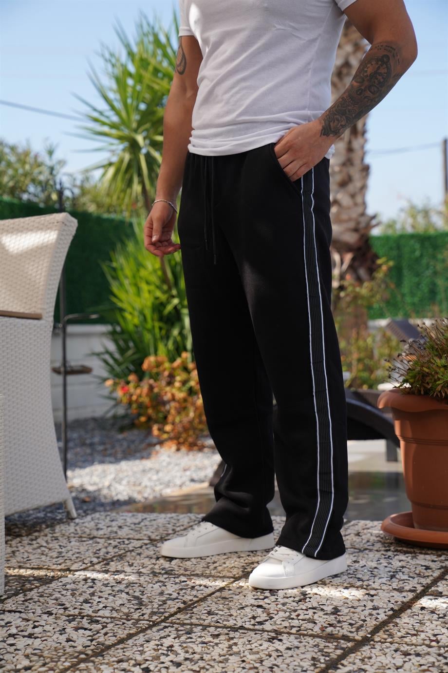 EŞOFMAN ALTISiyah Yanı Siyah Şeritli Şerit Çevresi Beyaz Çizgili 3 İplik Baggy Eşofman SNZ