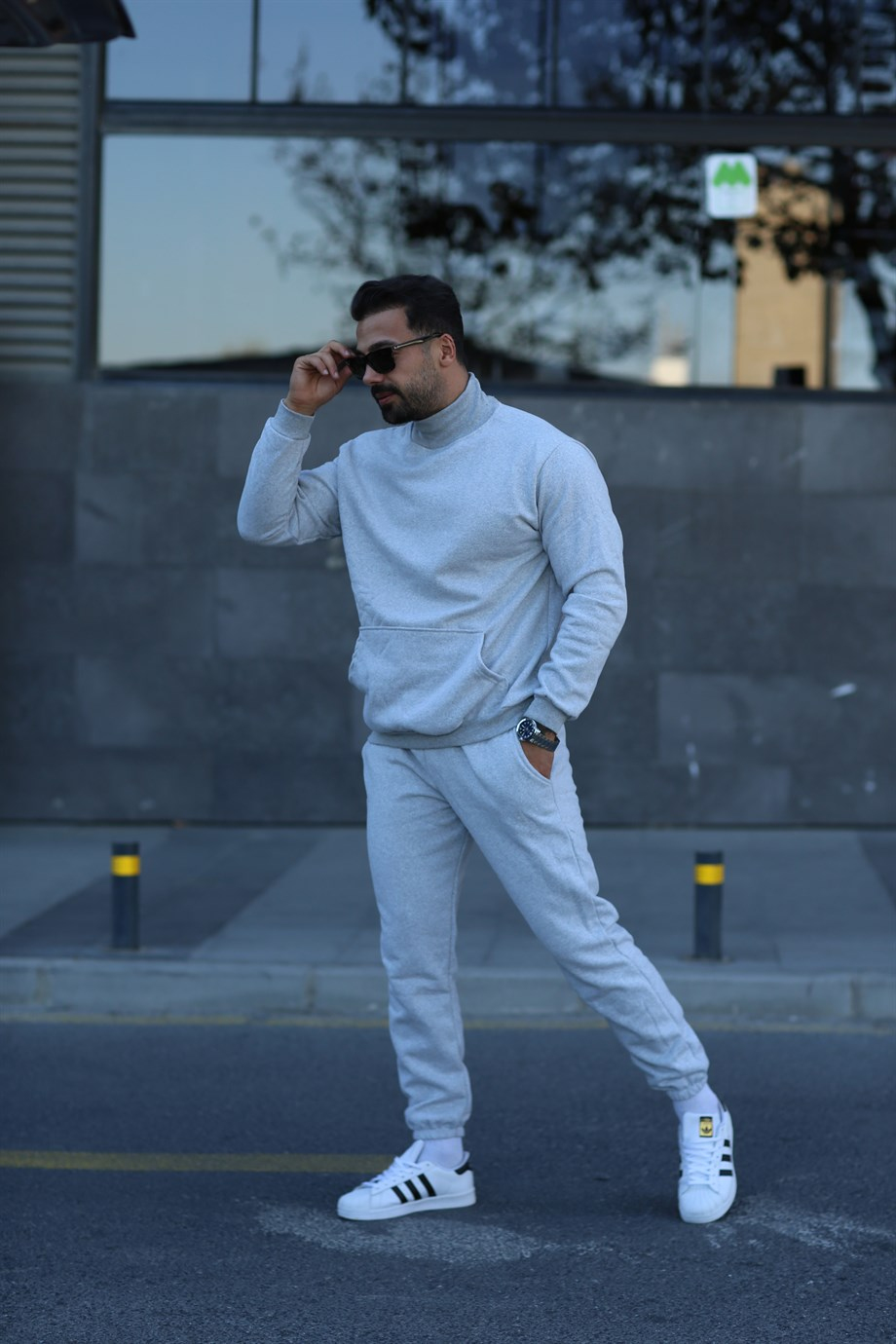 EŞOFMAN TAKIMIUnisex Gri 3 İplik Yarım Boğazlı Alt Üst Eşofman Takımı
