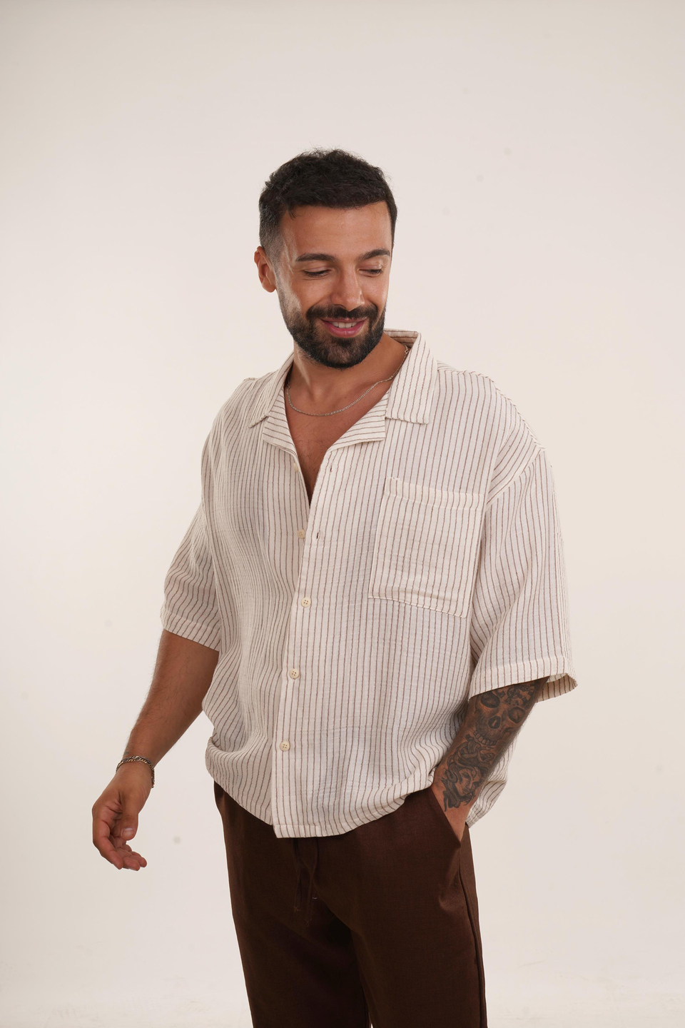 GÖMLEKKahve İnce Dik Çizgili Tek Cepli Oversize Keten Gömlek EST70177