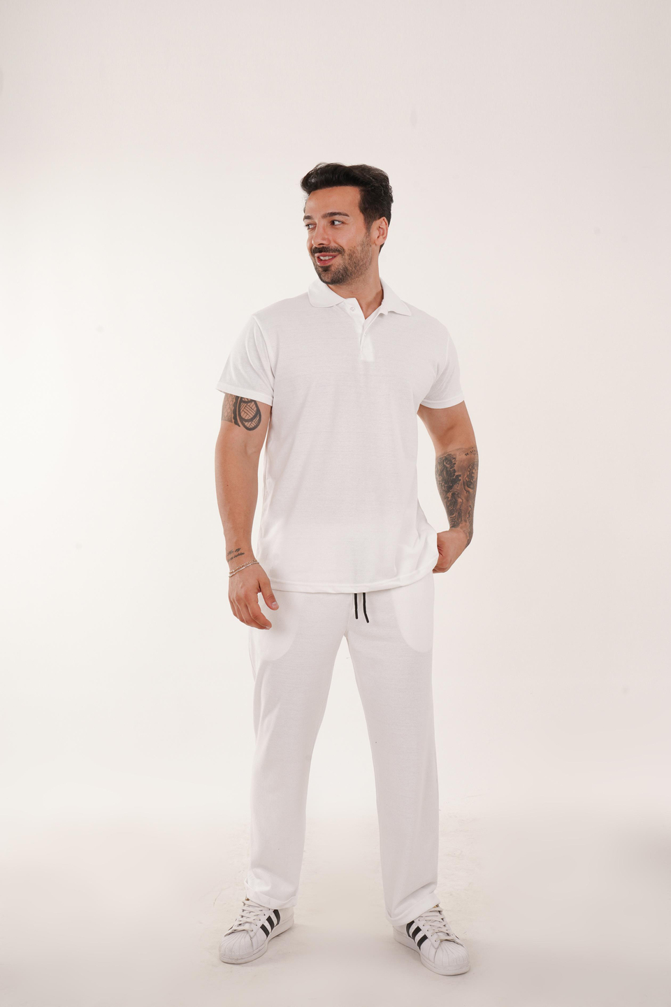 KOMBİNBeyaz Polo Yaka ve Lacos Baggy Takım TK