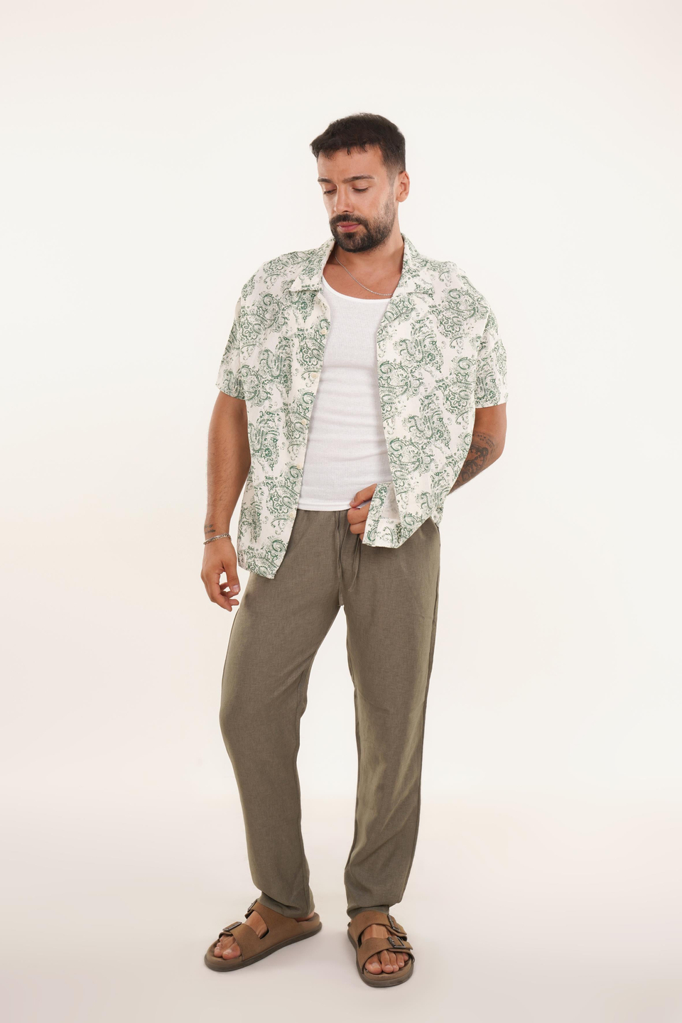 KOMBİNYeşil Etro Desen Oversize Keten Gömlek EST E70176, Haki Keten Pantolon TK KOMBİN