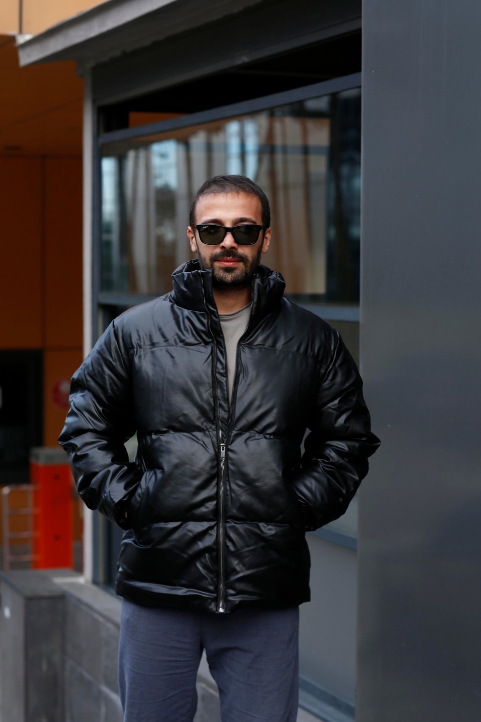 MONT & CEKETSiyah Boyunlu Ekstra Dolumlu Kalın Deri MontVMS