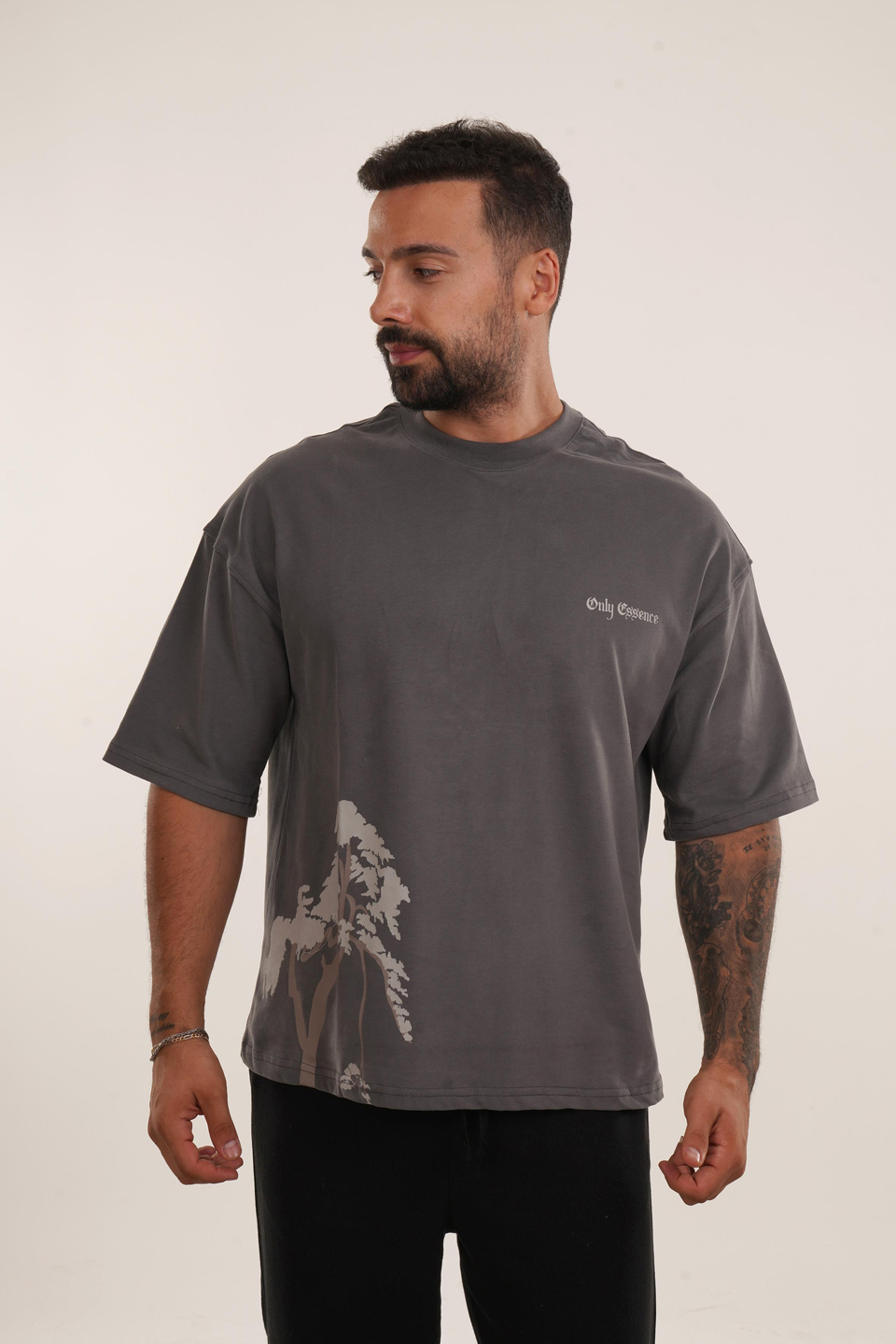 OVERSİZE T-SHİRTAntrasit Göğüs Only Essence Baskılı Compak Pamuk Oversize TSHİRT EST E70146