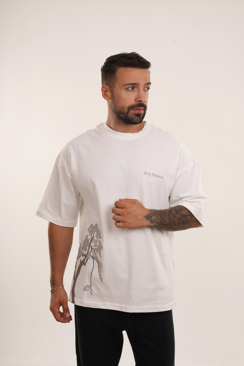 OVERSİZE T-SHİRTBeyaz Göğüs Only Essence Baskılı Compak Pamuk Oversize TSHİRT EST E70146