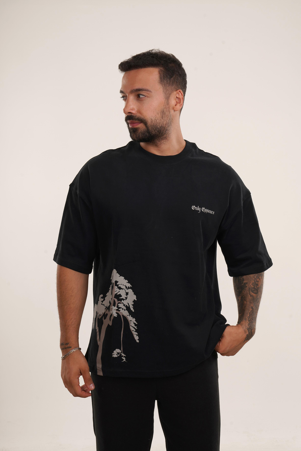 OVERSİZE T-SHİRTSiyah Göğüs Only Essence Baskılı Compak Pamuk Oversize TSHİRT EST E70146