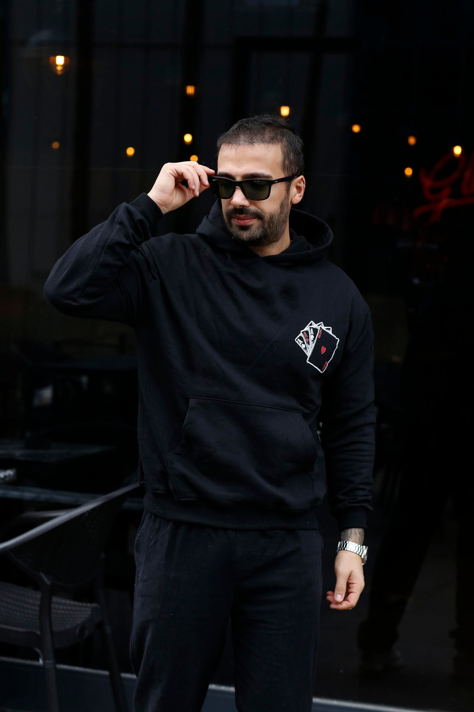 SWEATSHİRTSiyah 2 İplik İskambil Baskılı Kapşonlu Sweatshirt TB