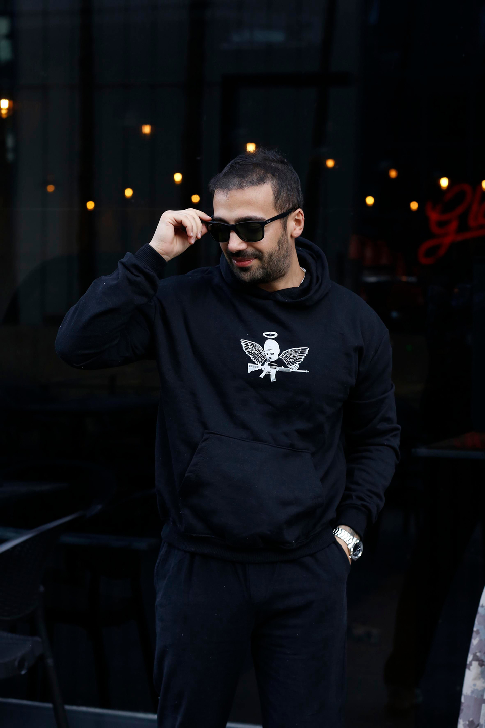 SWEATSHİRTSiyah 2 İplik MaskeliMelek Baskılı Kapşonlu Sweatshirt TB