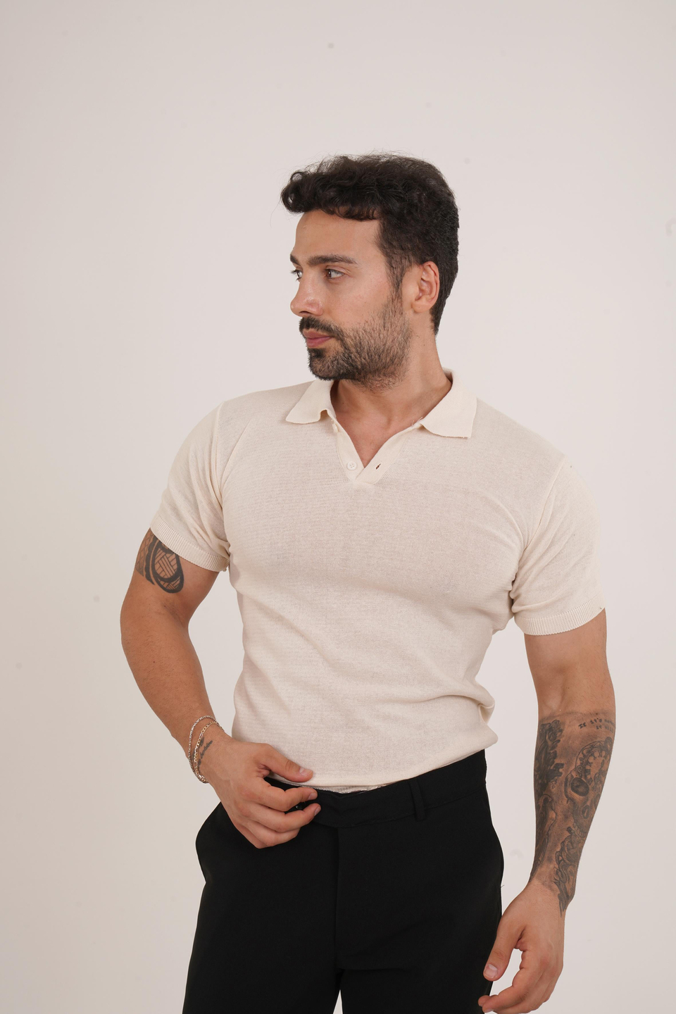 T-SHİRTBej Düz Polo Yaka Triko SC