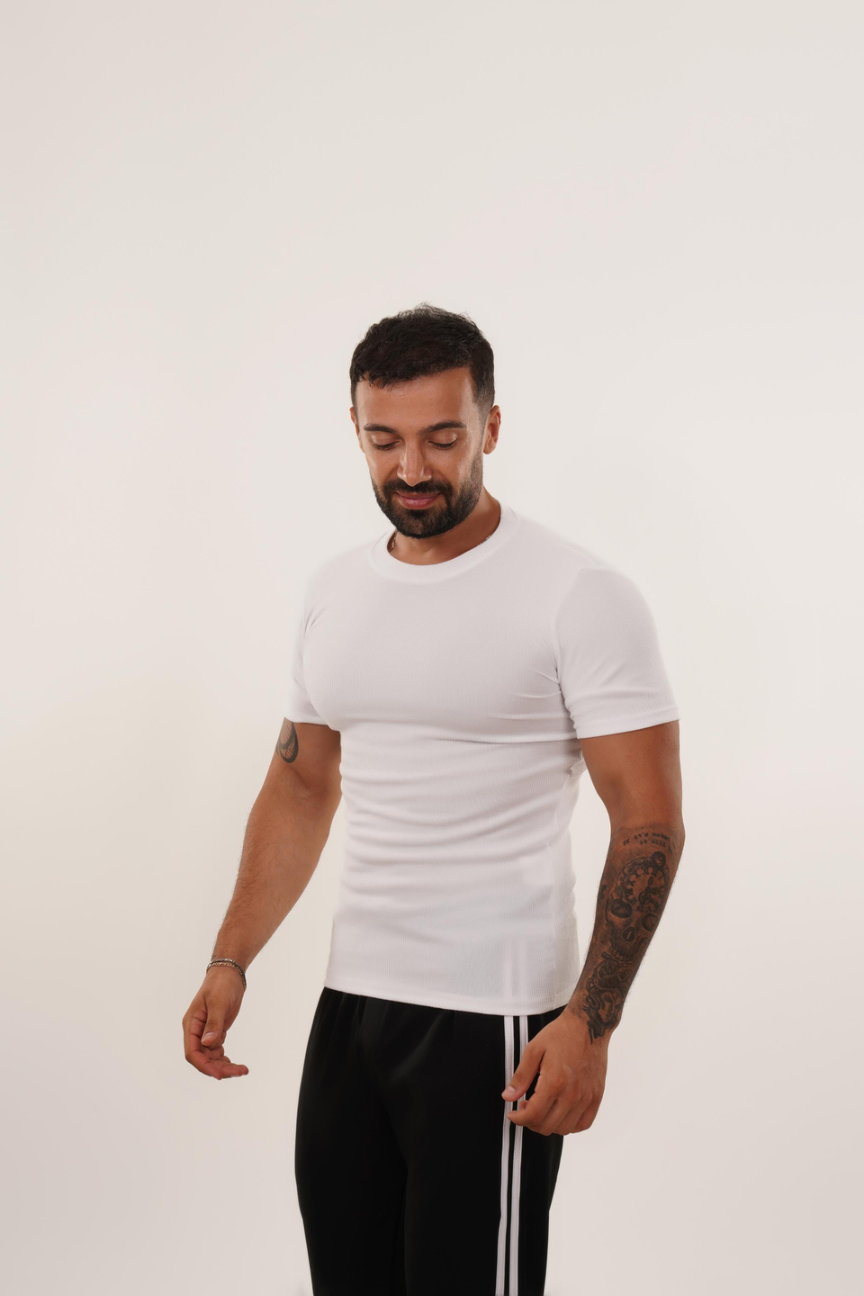 T-SHİRTBeyaz Kaşkorse T-SHİRT FİYAT PERFORMANS ÜRÜNÜ