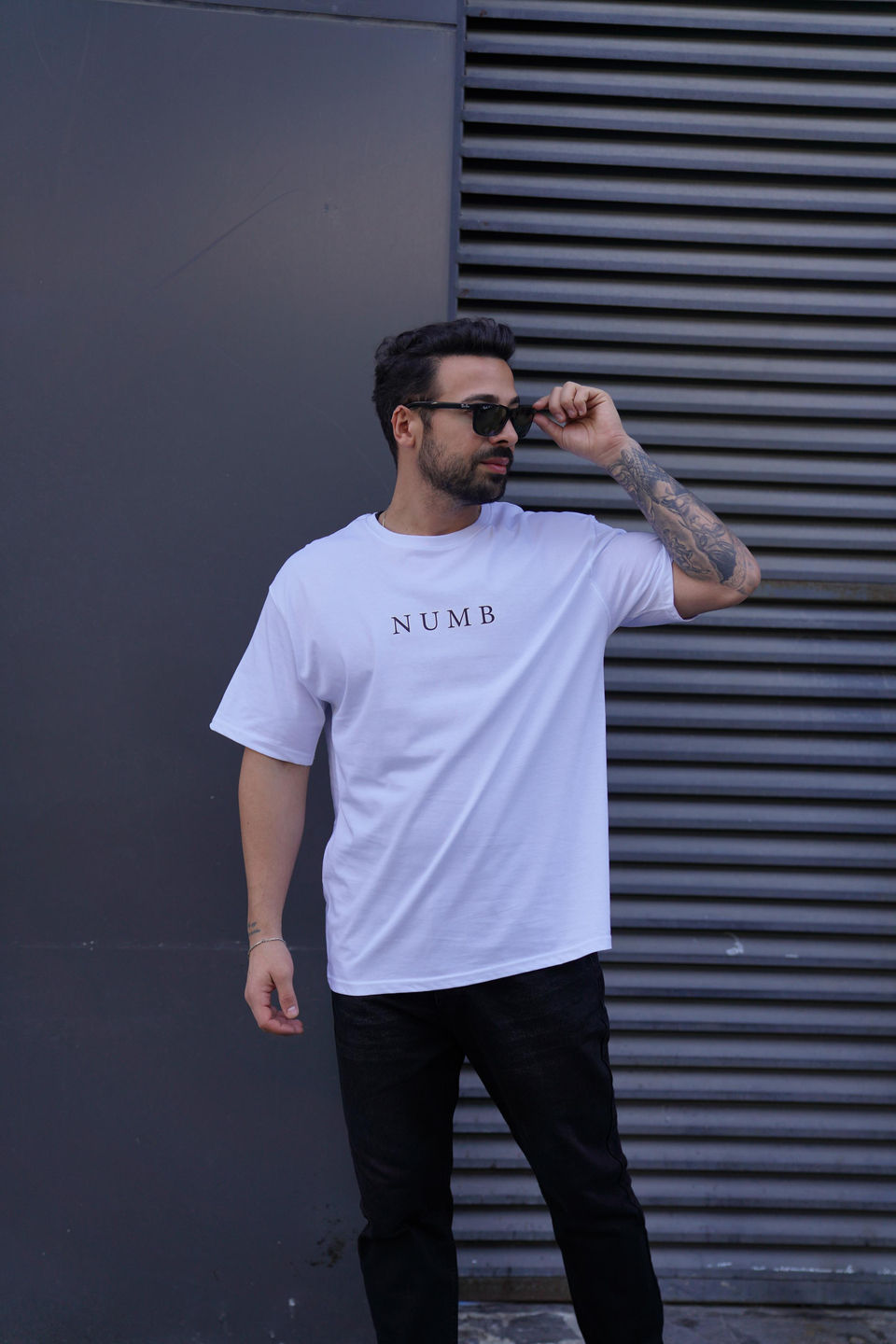T-SHİRTBeyaz Numb Baskılı Oversize T-Shirt TK