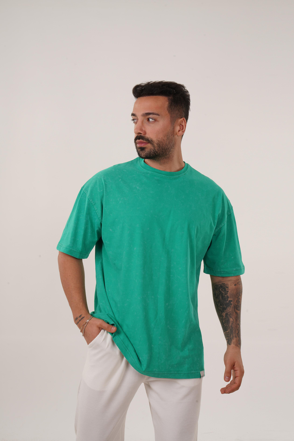T-SHİRTÇamyeşili Yıkamalı Compak Pamuk Oversize T-Shirt PLZ