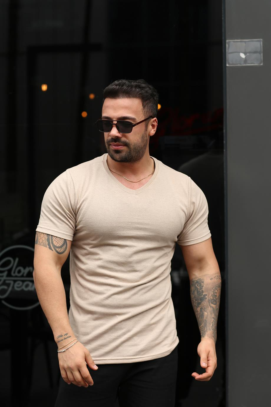 T-SHİRTKrem V Yaka Slim Fit T-SHİRT SC