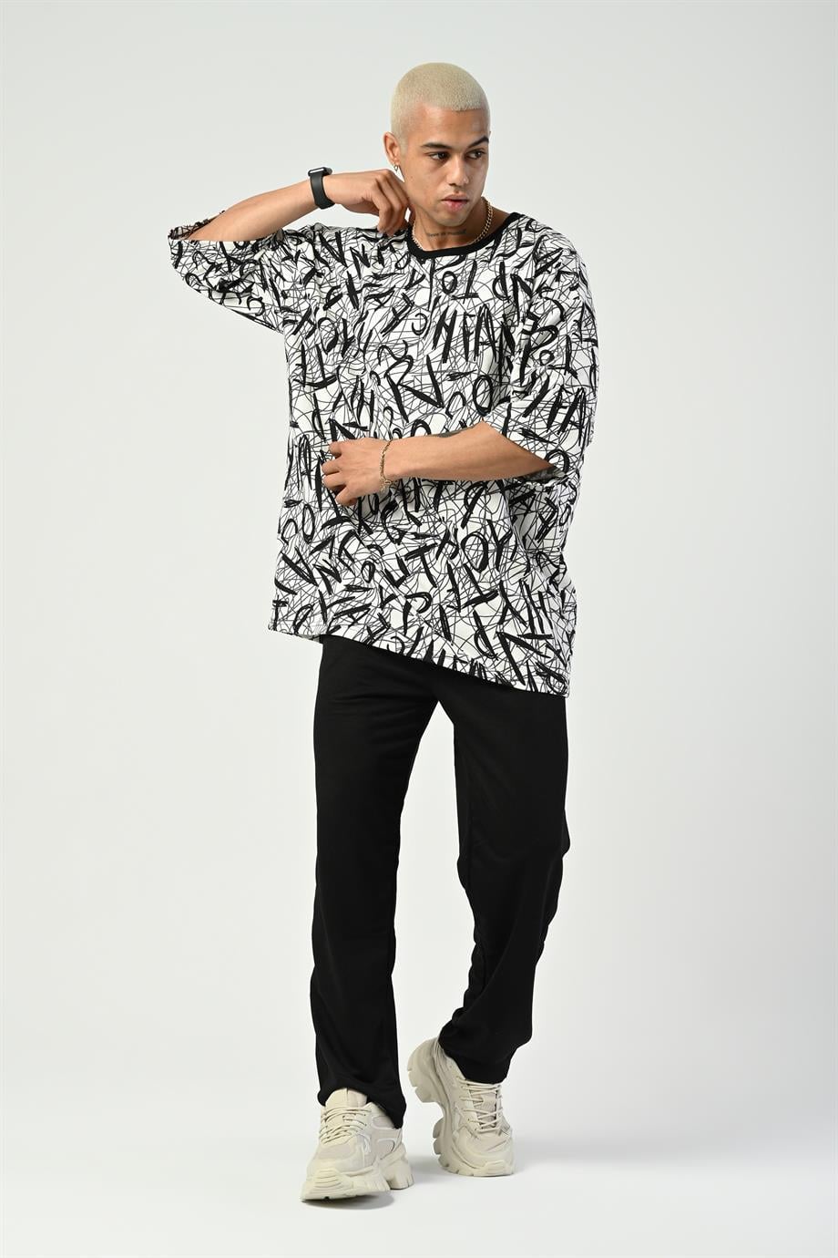 T-SHİRTSiyah Beyaz Alfabe Dijital Baskı Oversize T-SHIRT GRK
