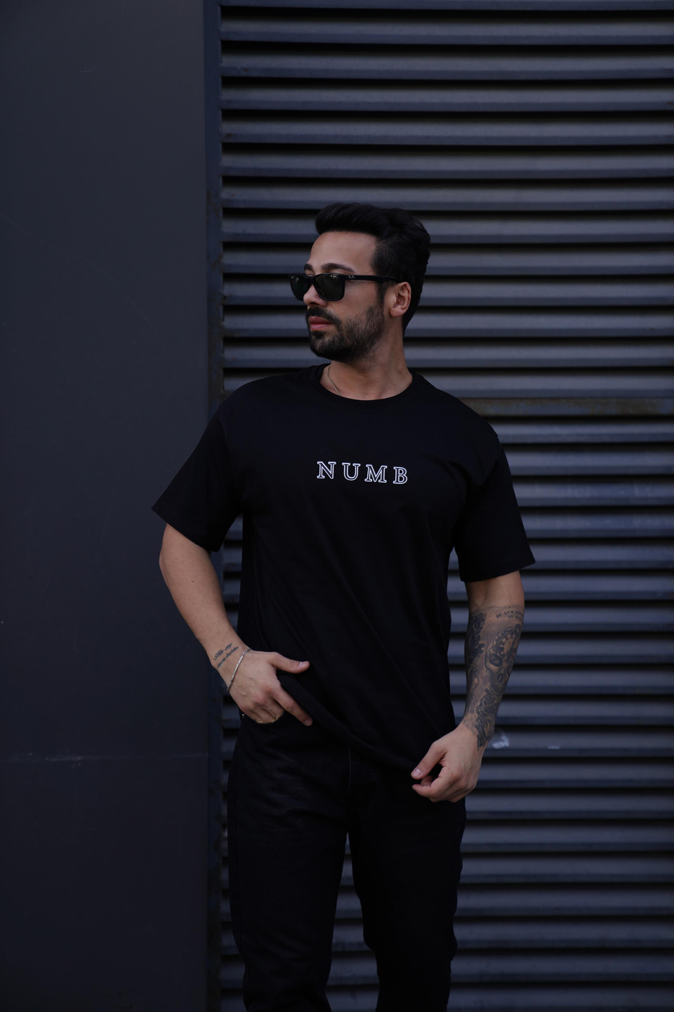 T-SHİRTSiyah Numb Baskılı Oversize T-Shirt TK
