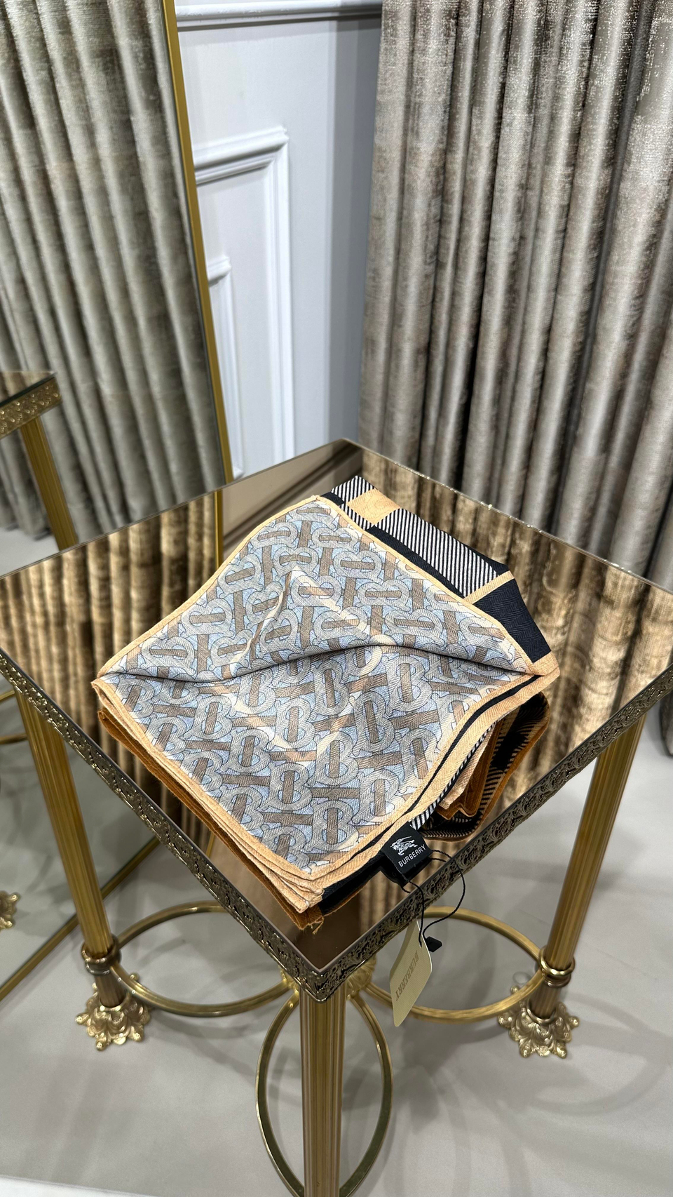 BURB. YÜN EŞARP SİYAH